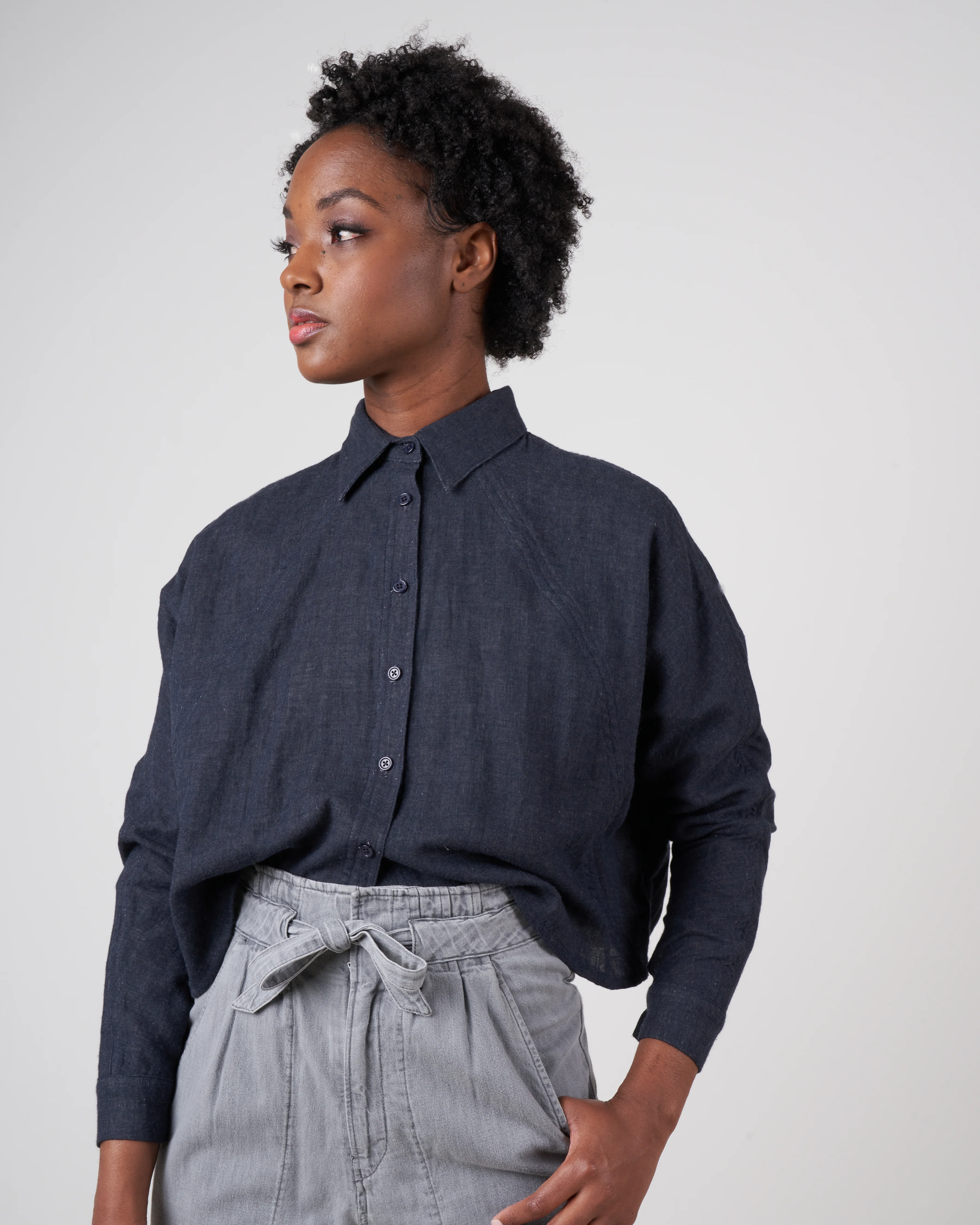 3/4 cropped shirt jacket - navy - Image 2