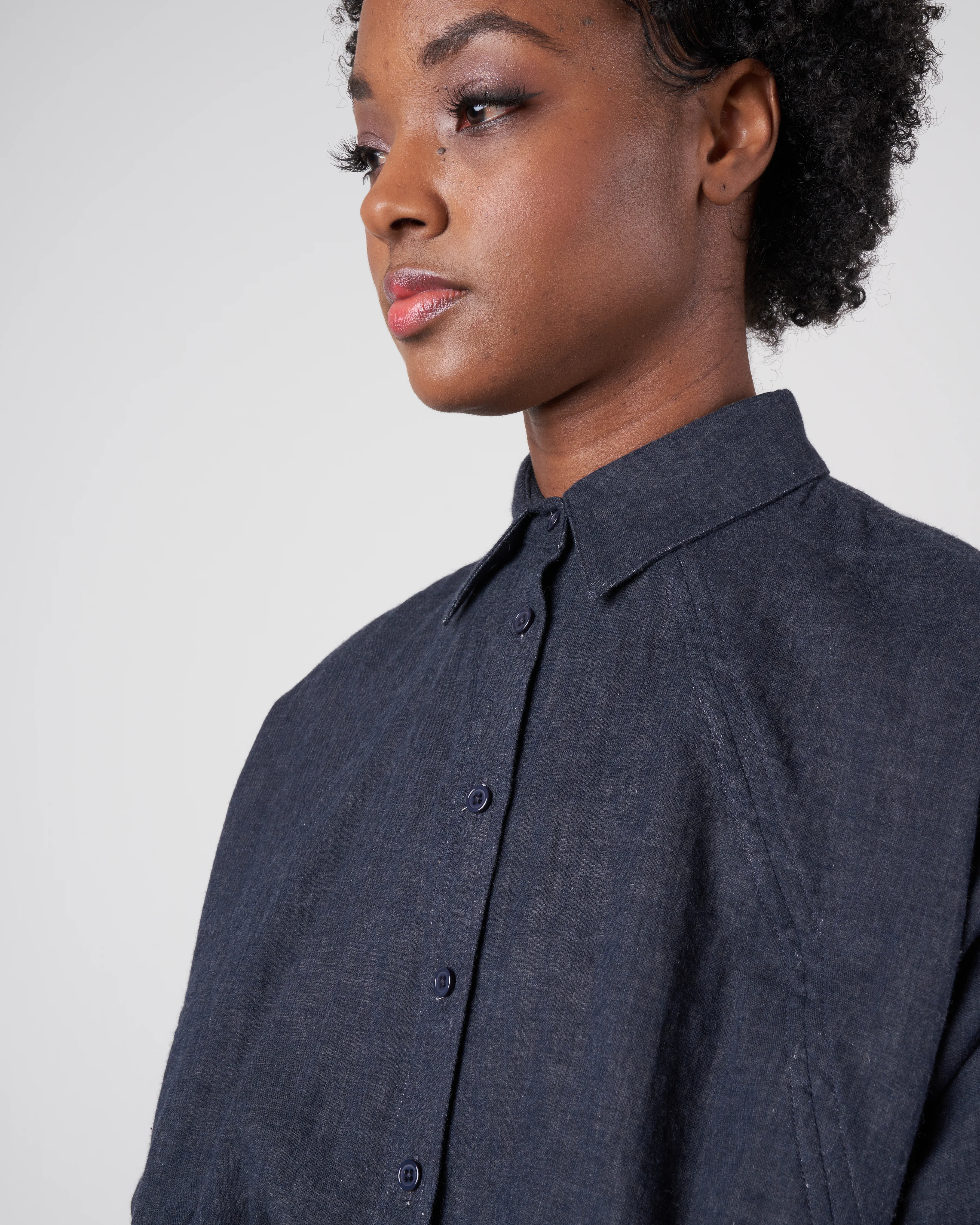 3/4 cropped shirt jacket - navy - Image 5