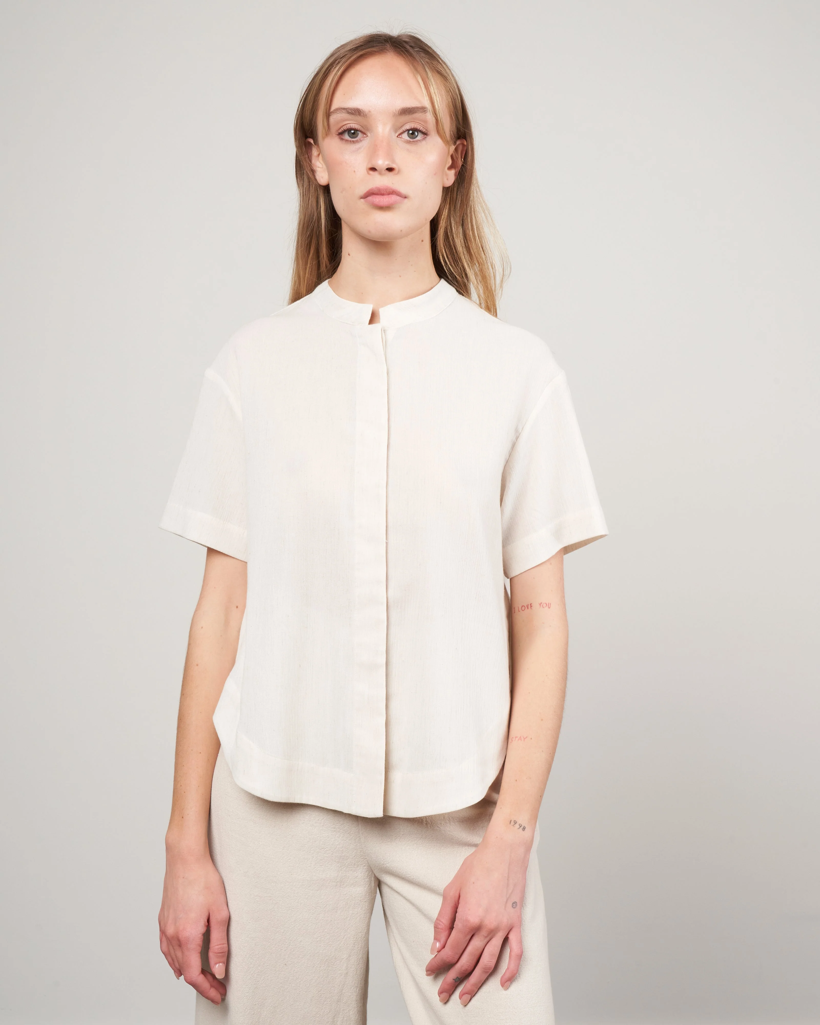 cap sleeve button down - cream crinkle - Image 2