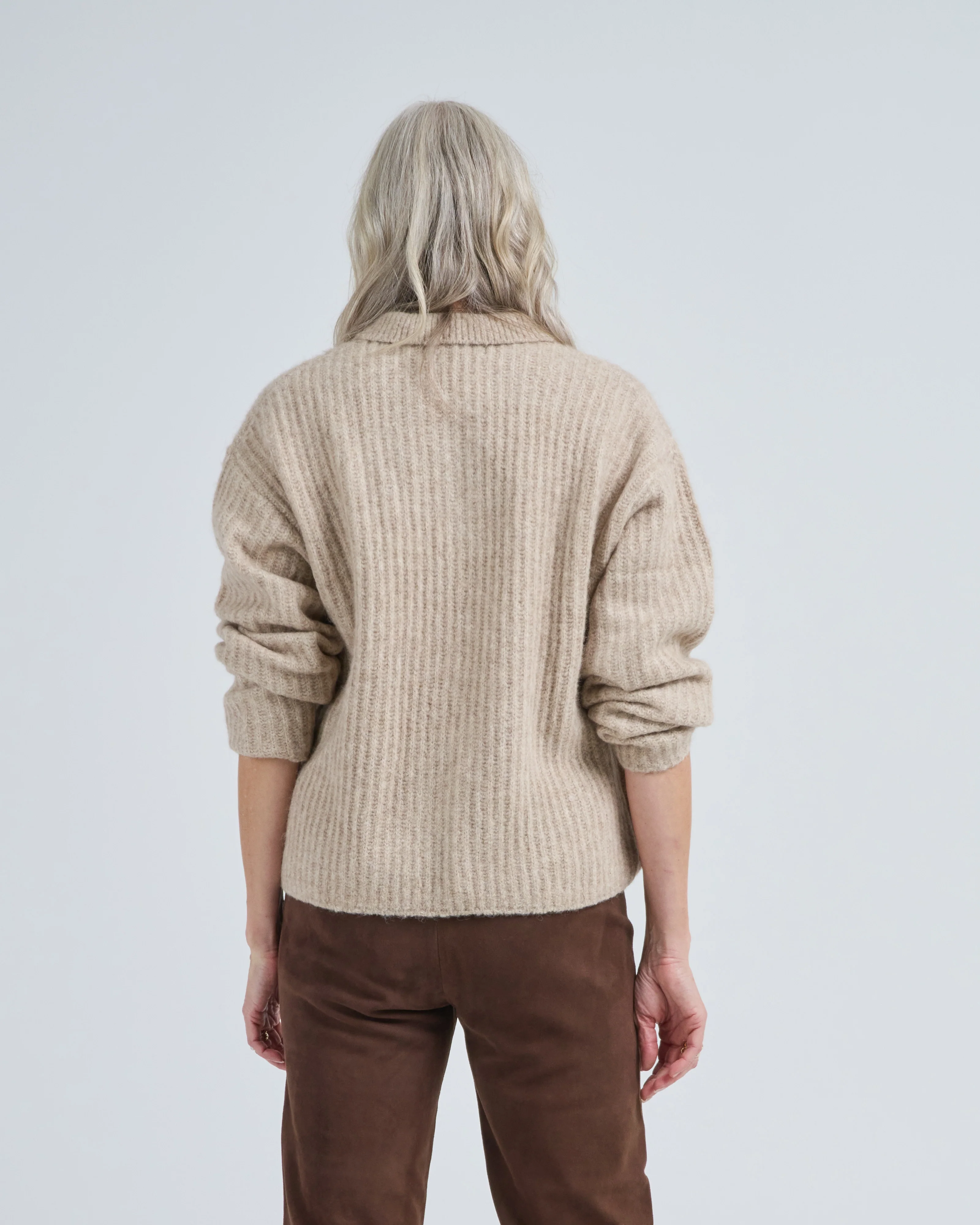 collared v-neck jumper - Image 4