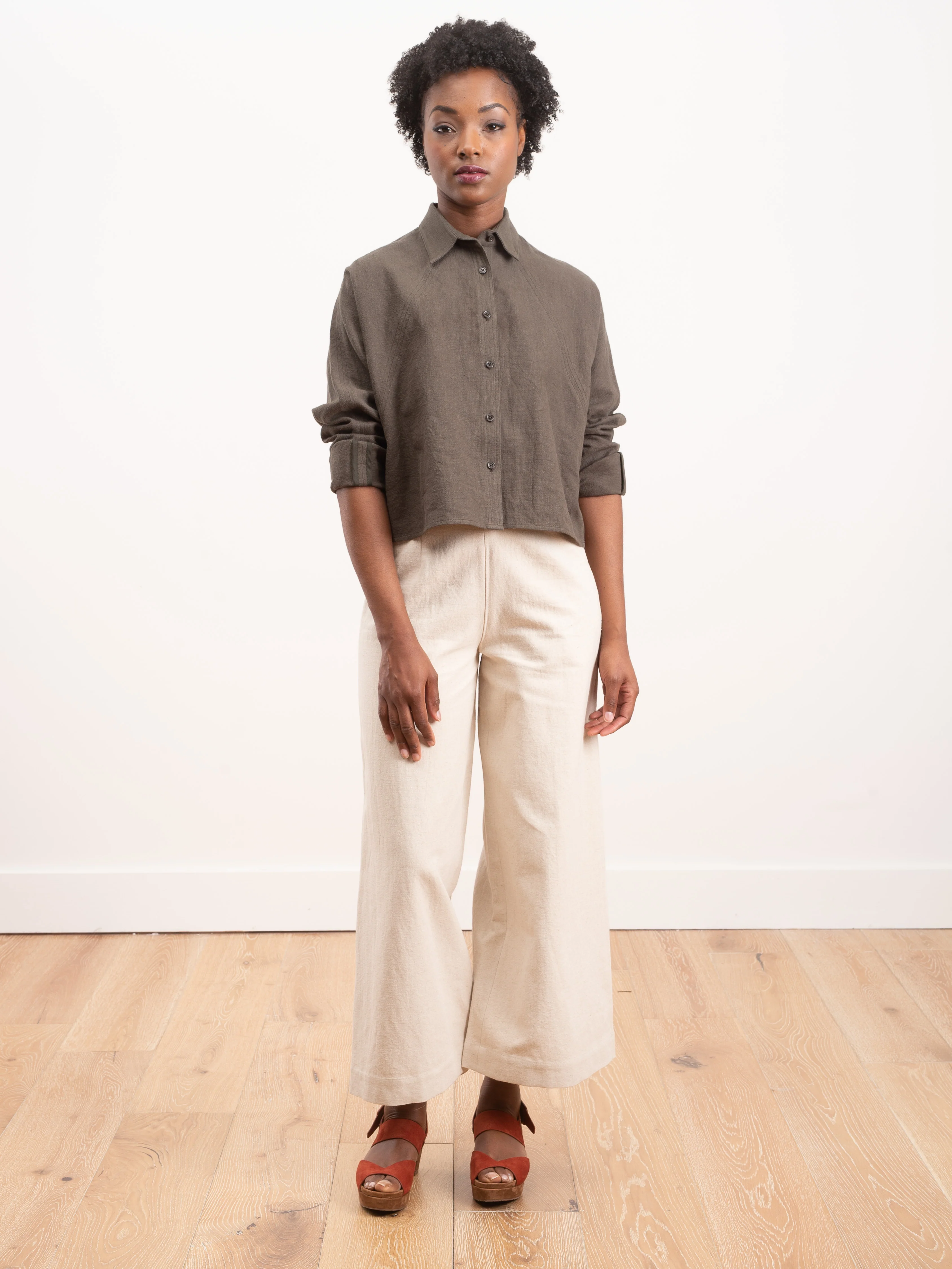signature 3/4 crop shirt - olive
