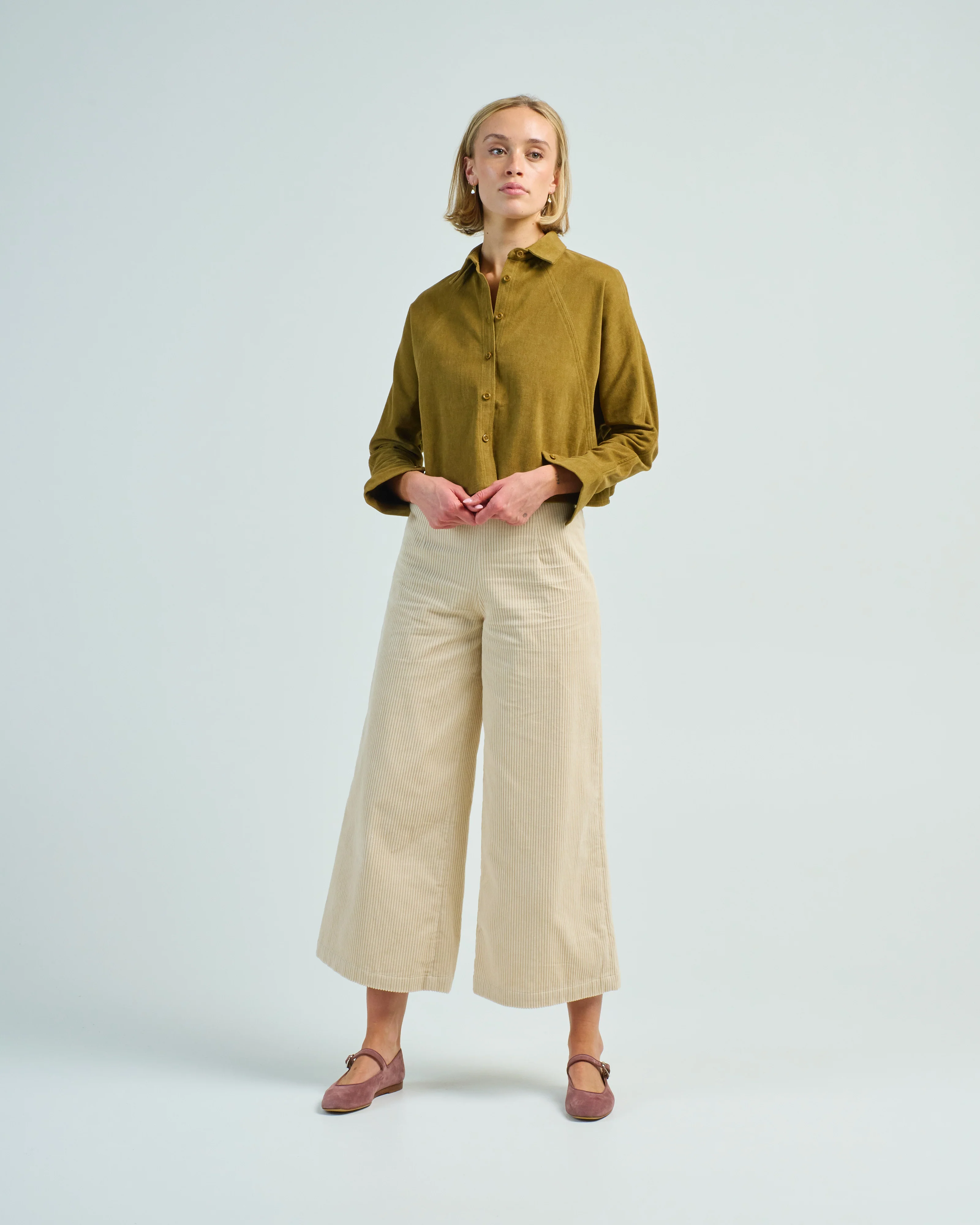 signature 3/4 cropped shirt - Image 2