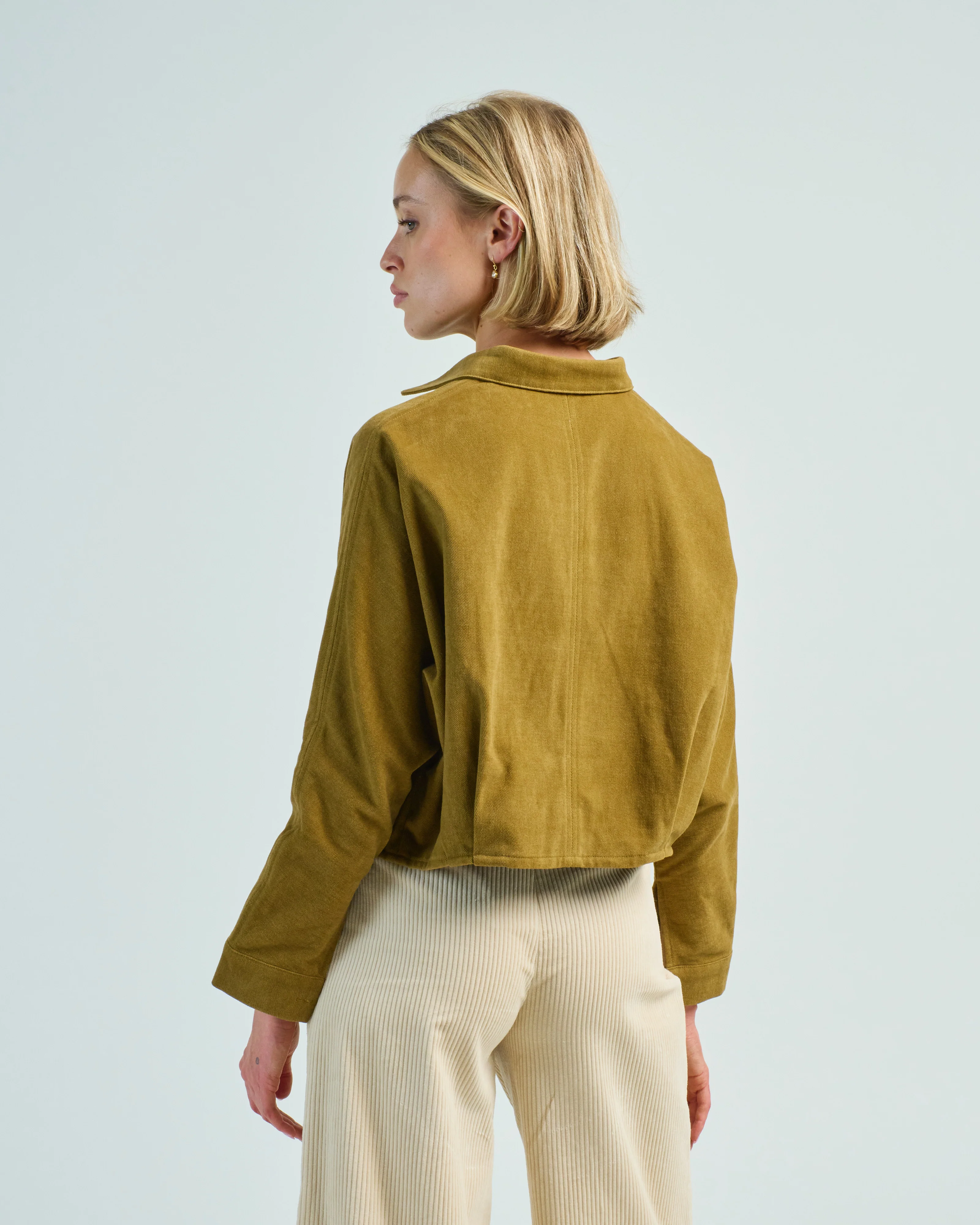 signature 3/4 cropped shirt - Image 4