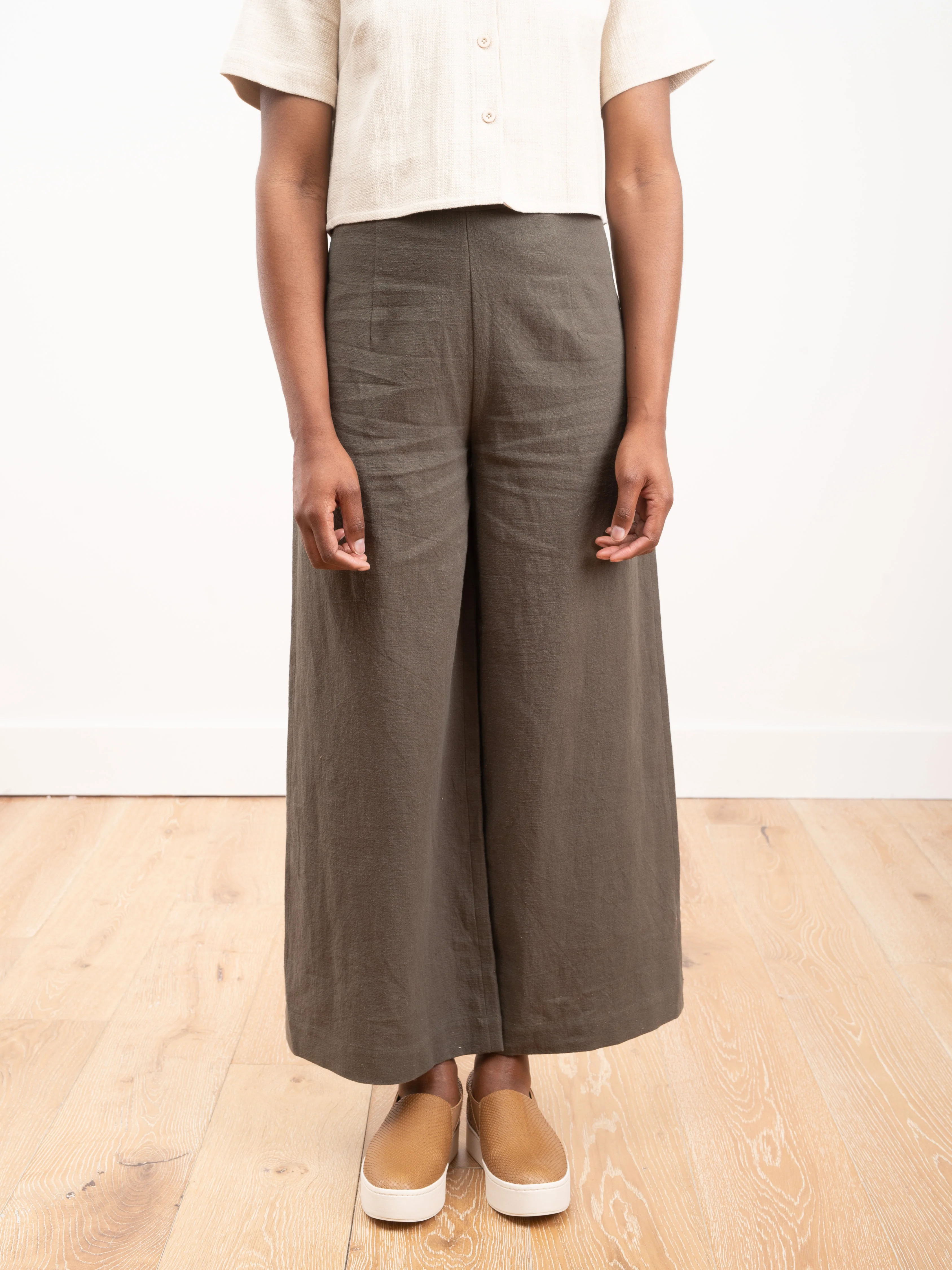 signature wide leg trouser - olive - Image 2