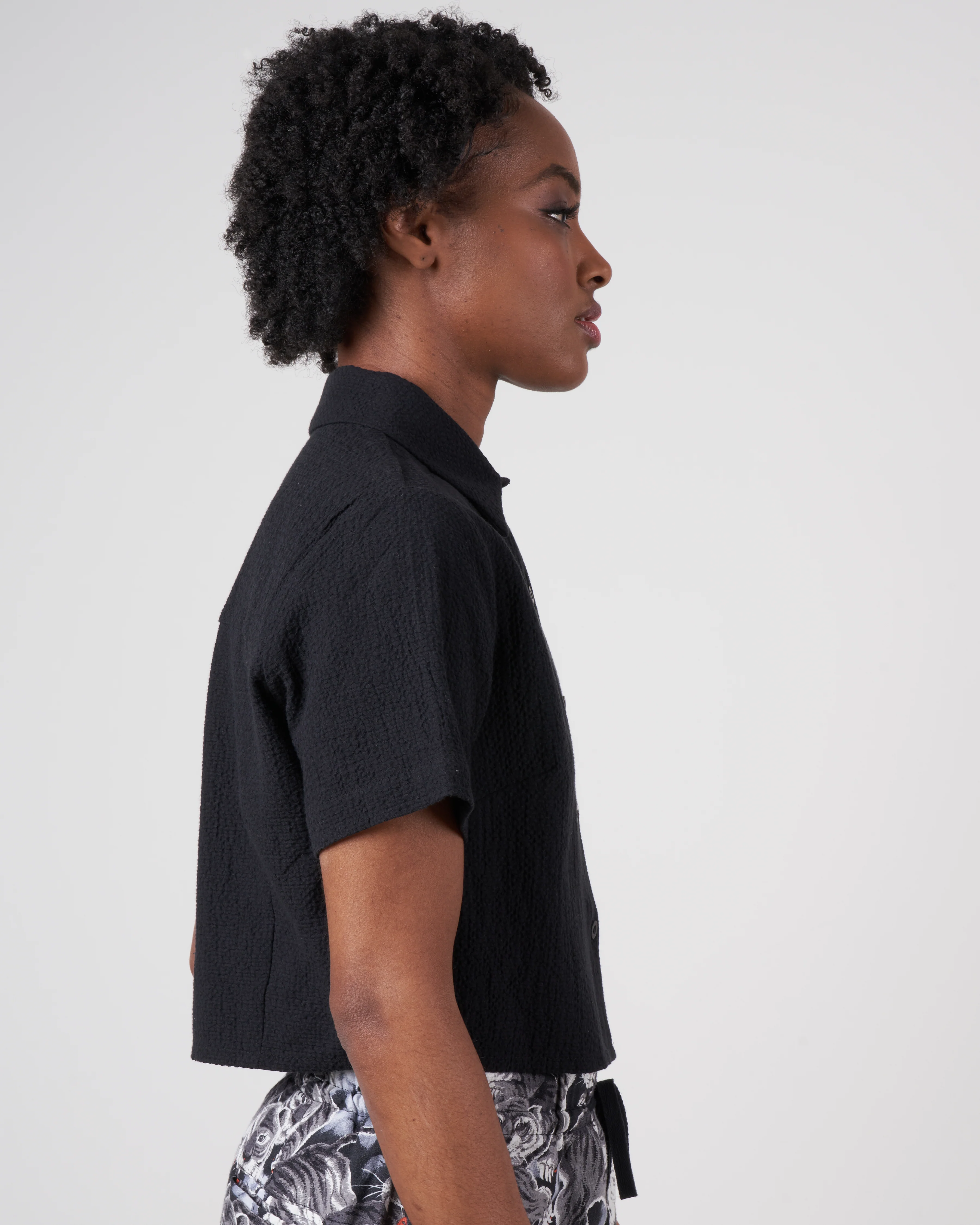 textured cropped button down - black - Image 2