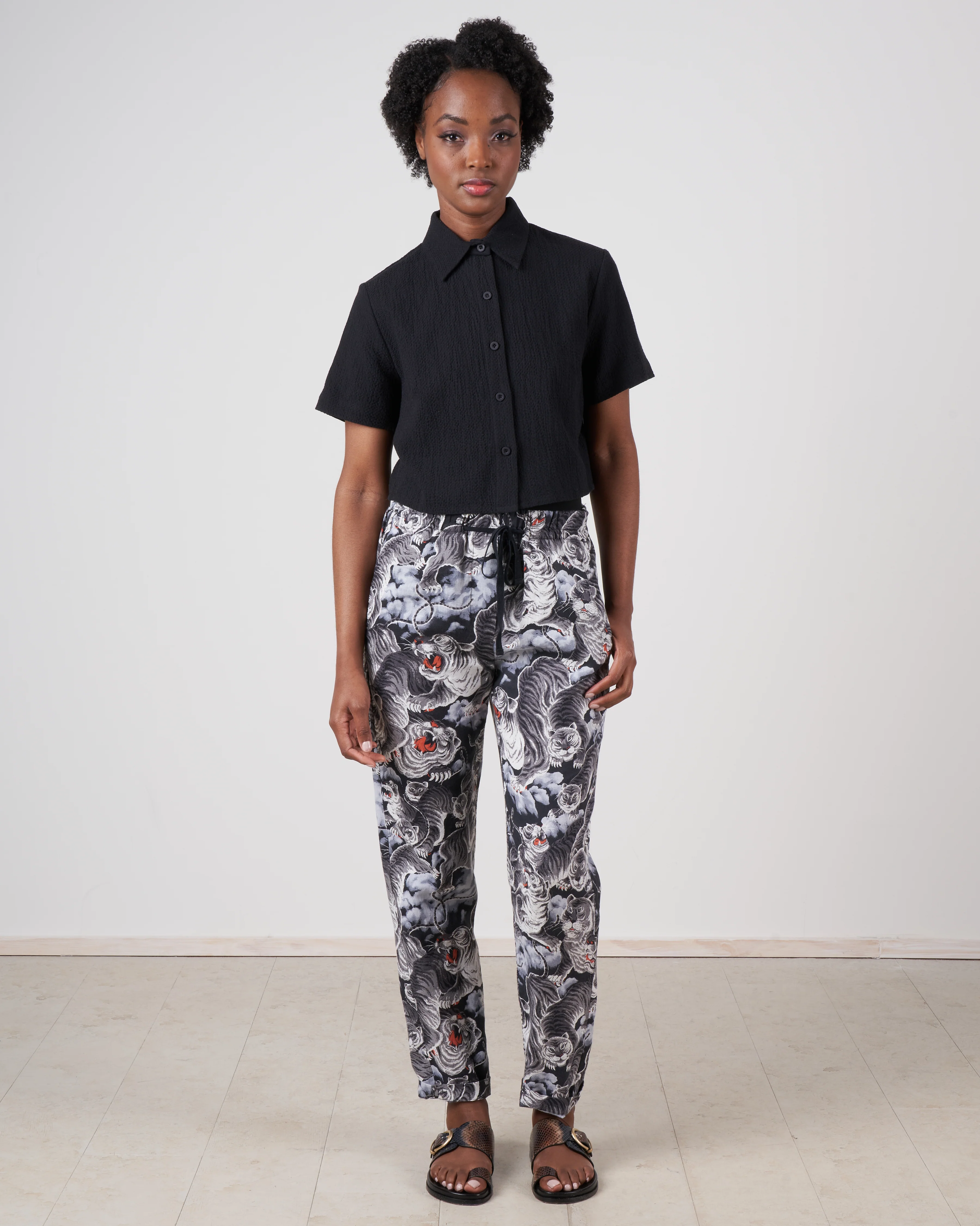 textured cropped button down - black - Image 6