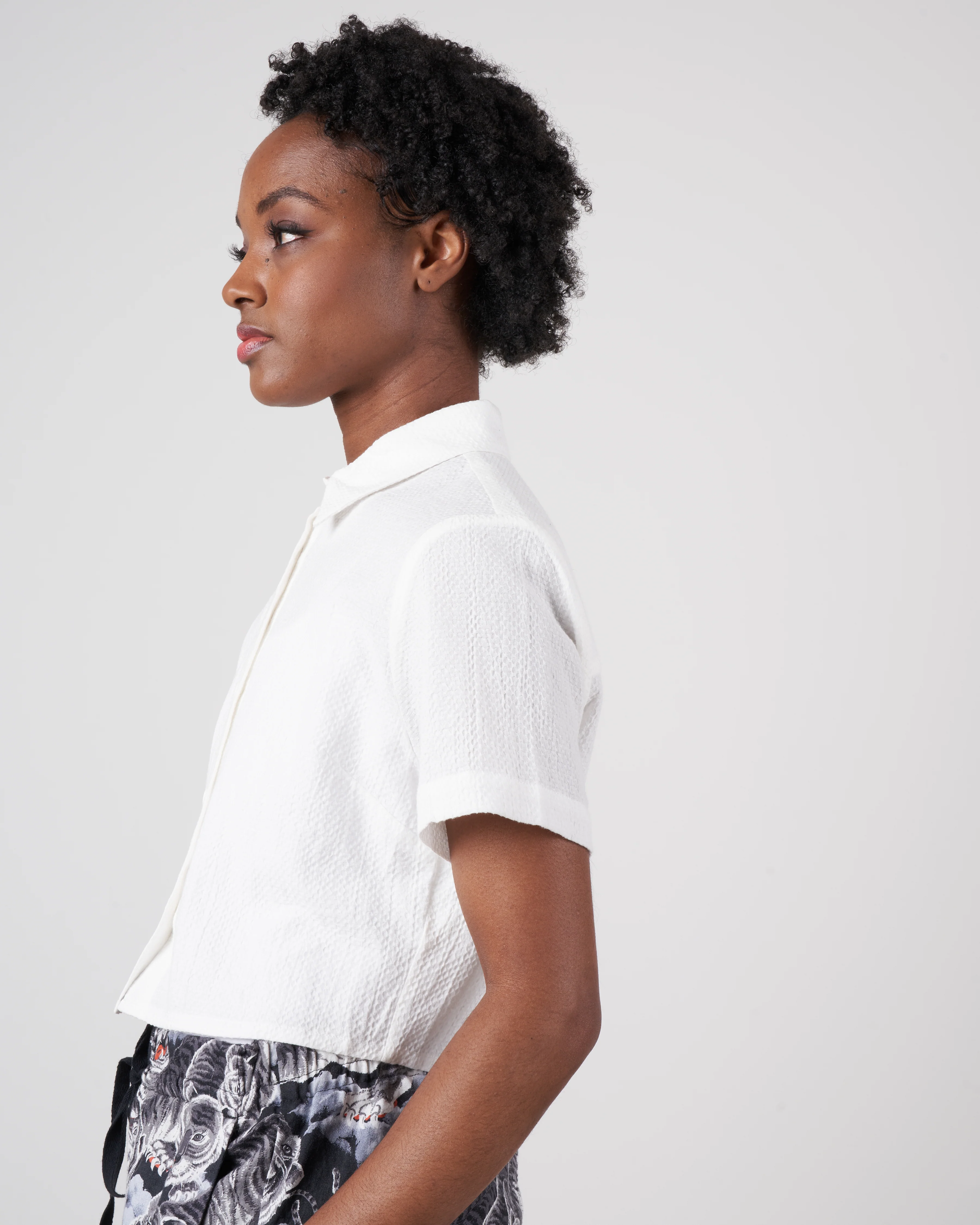 textured cropped button down - off white - Image 3