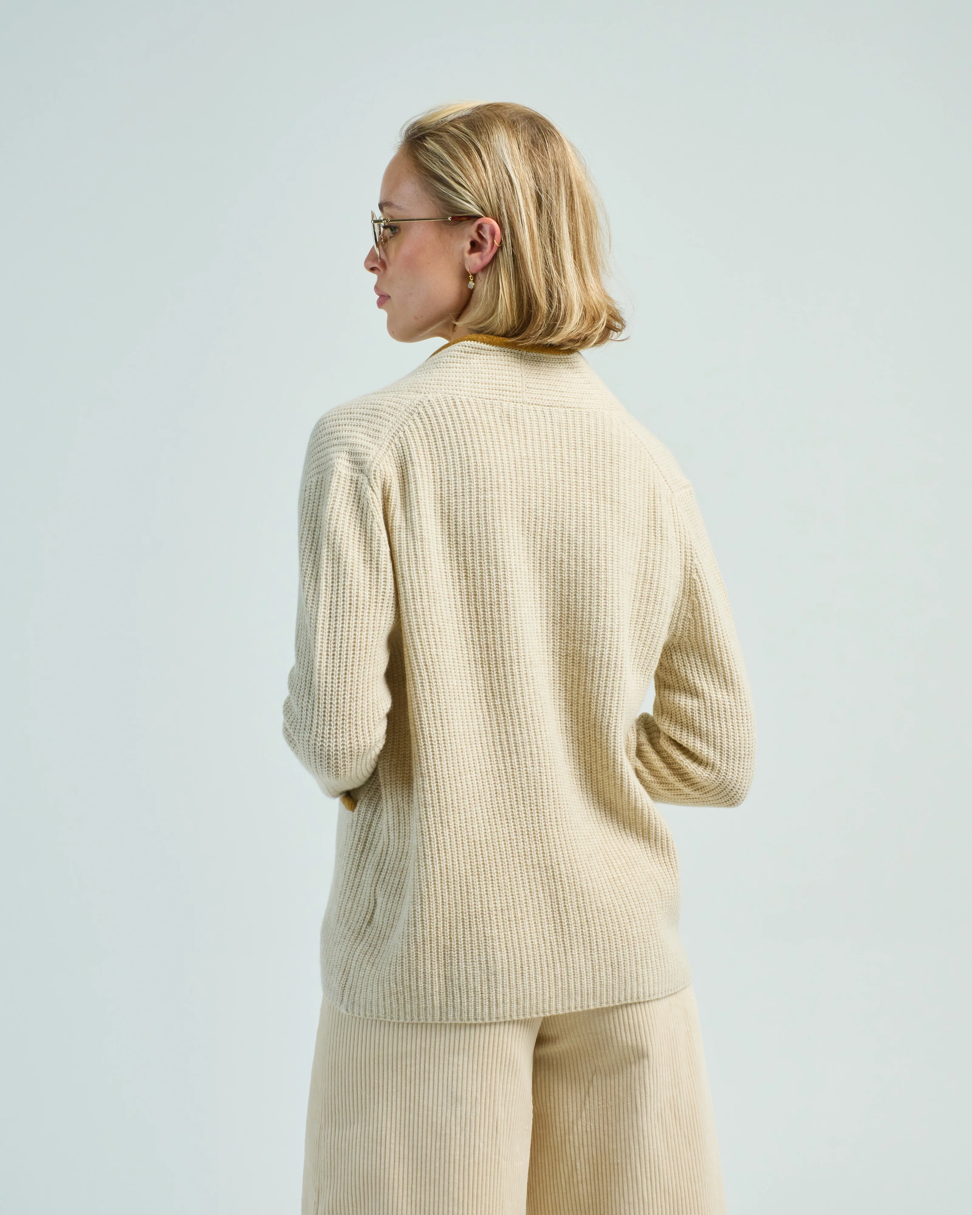 v-neck pockets trimmed cardigan - Image 4