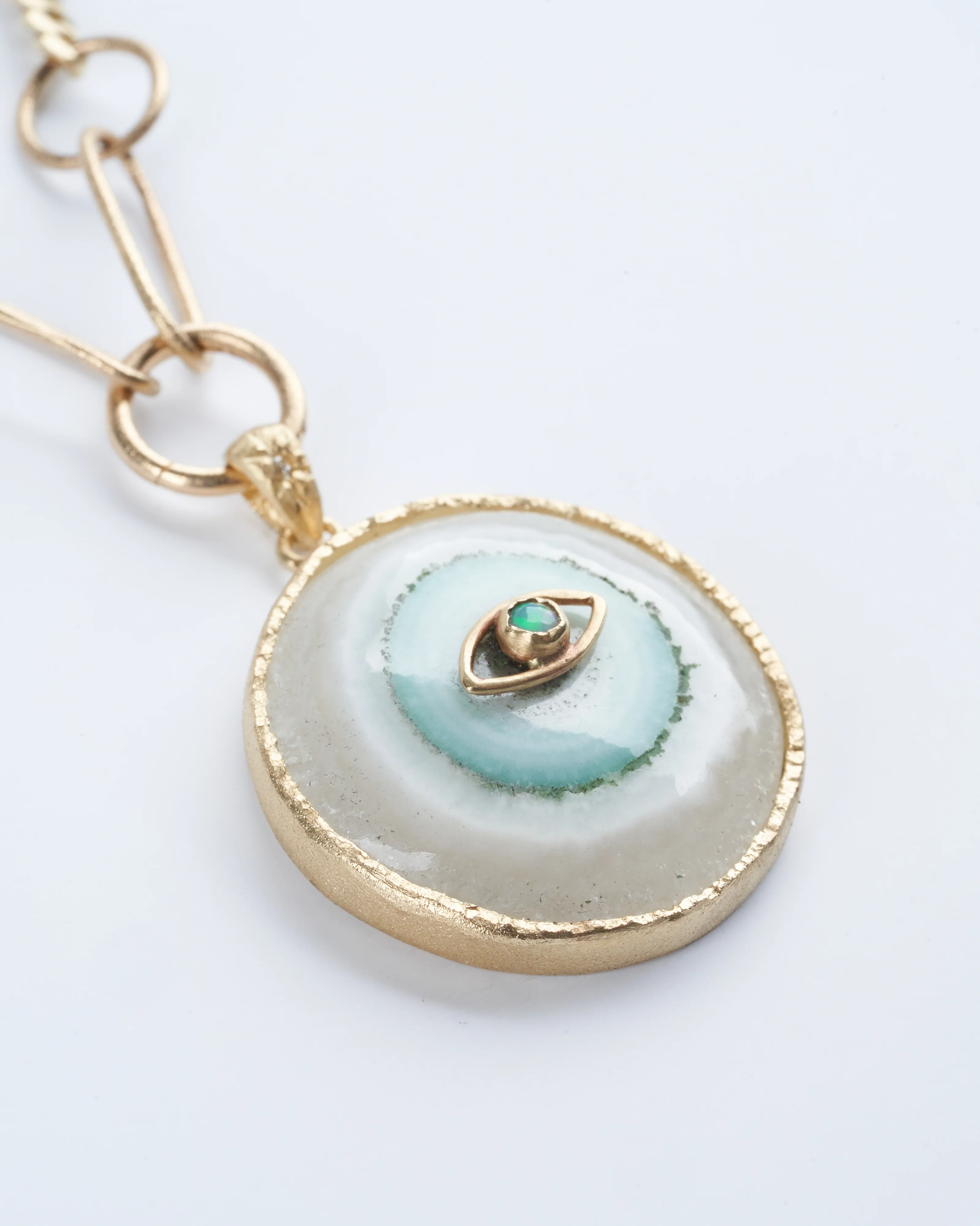 large round opal eye solar quartz amulet - 14k yellow gold - Image 3