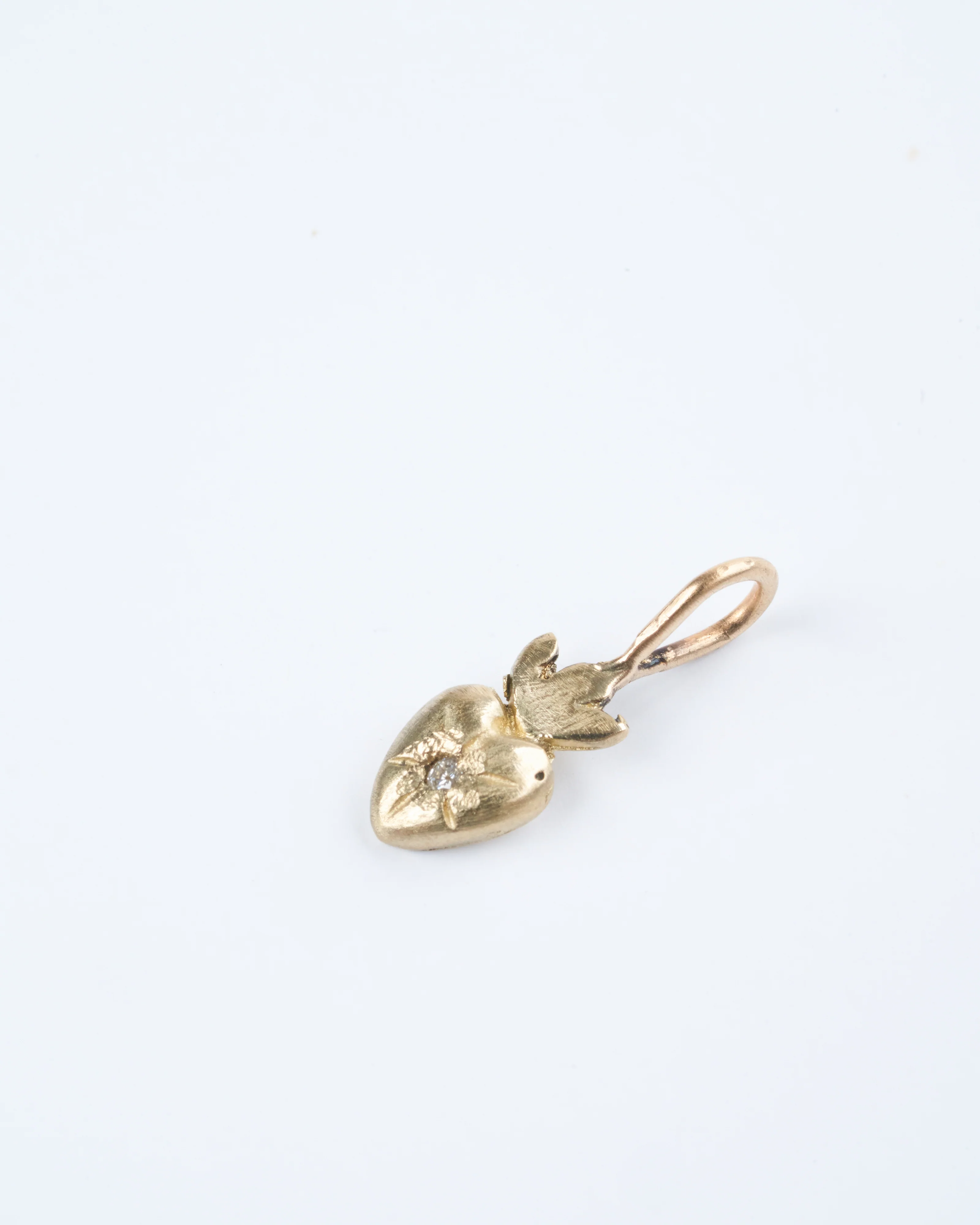 sacred heart amulet charm - 14k yellow gold - Image 2