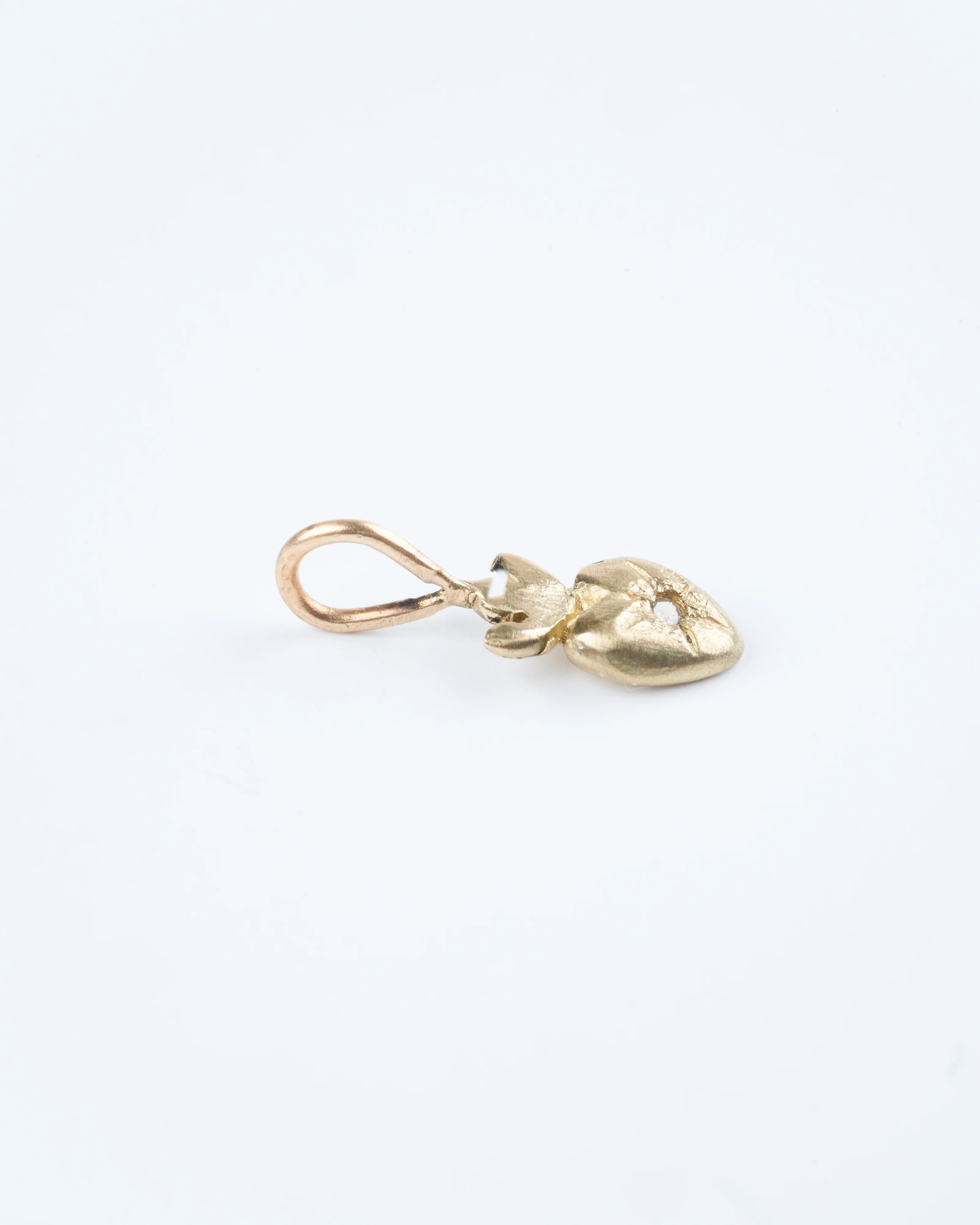 sacred heart amulet charm - 14k yellow gold - Image 3