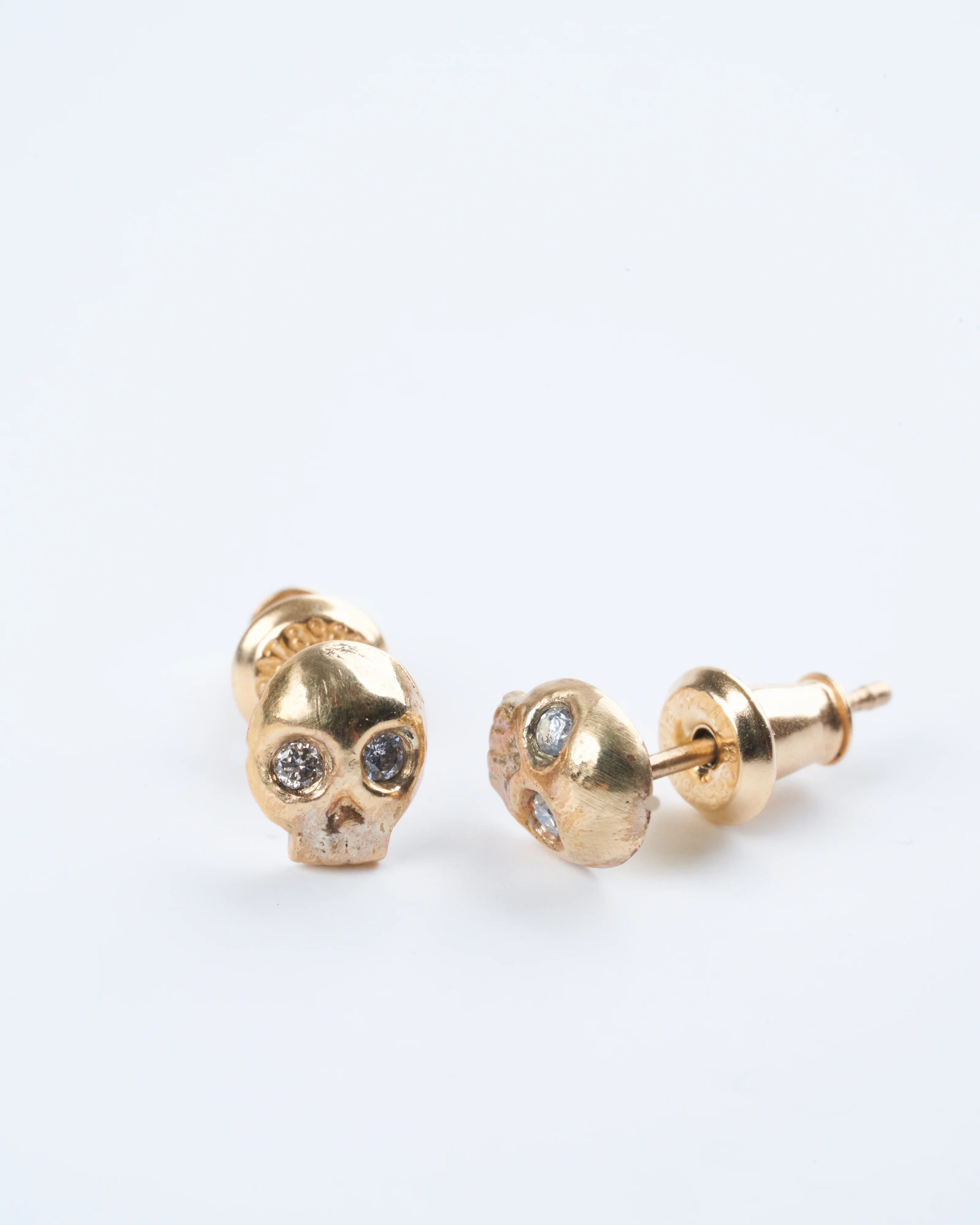 skull amulet studs - 14k yellow gold - Image 2
