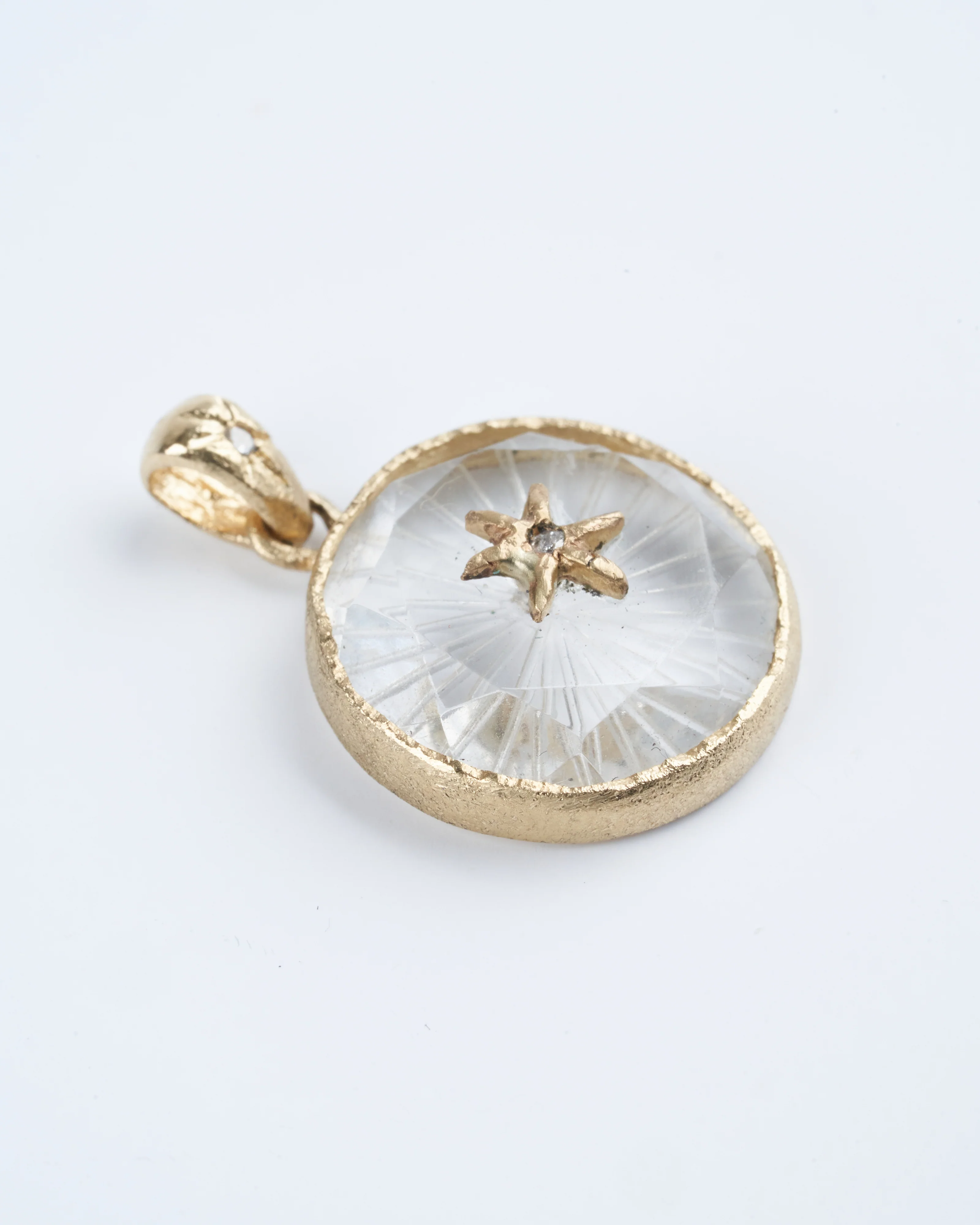 small round north star amulet - 14k yellow gold - Image 2