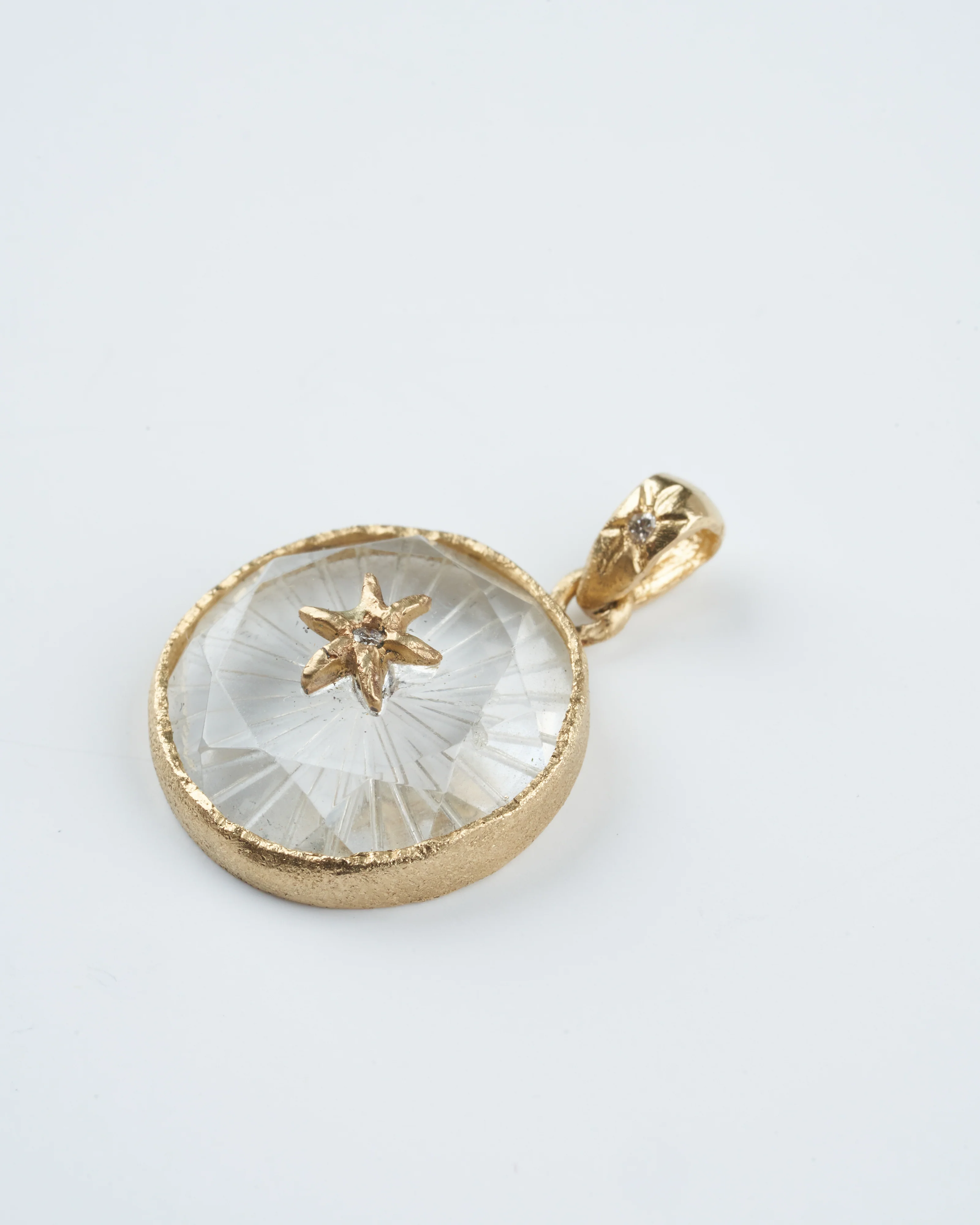 small round north star amulet - 14k yellow gold - Image 4