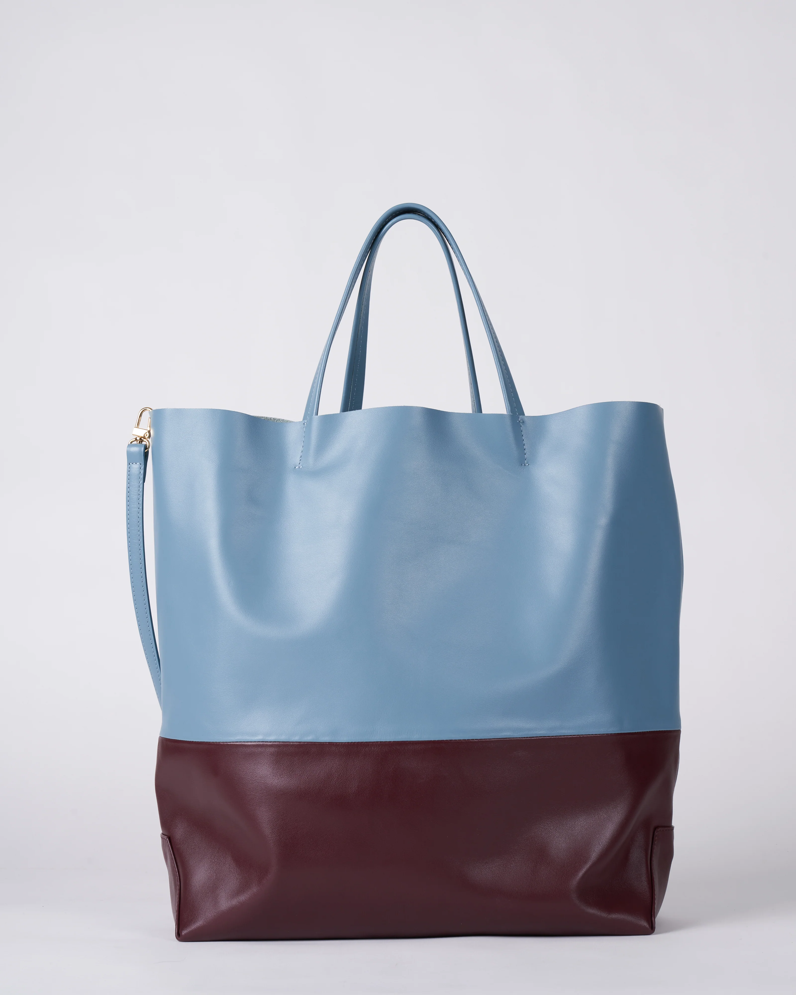 large bag with strap - light blue and red leather - Image 2