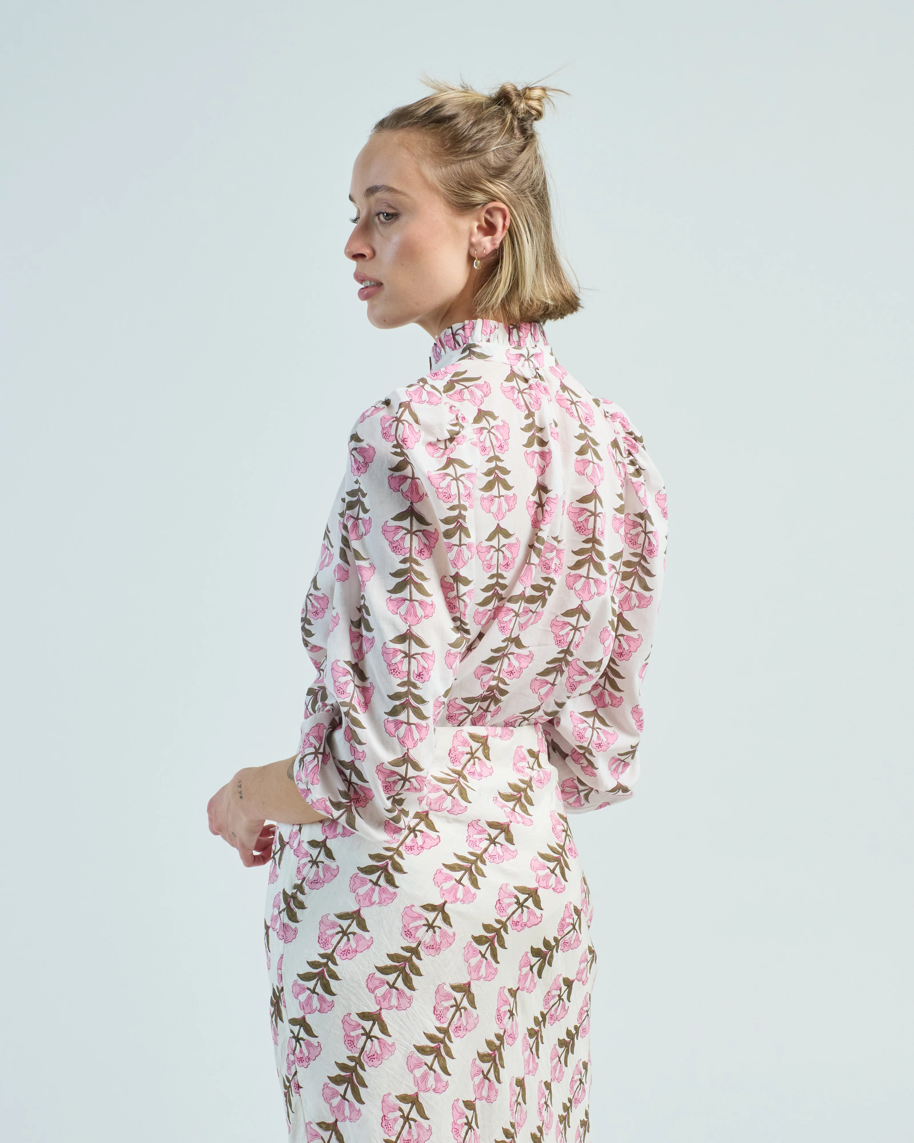 annabel trumpet lily shirt - Image 4