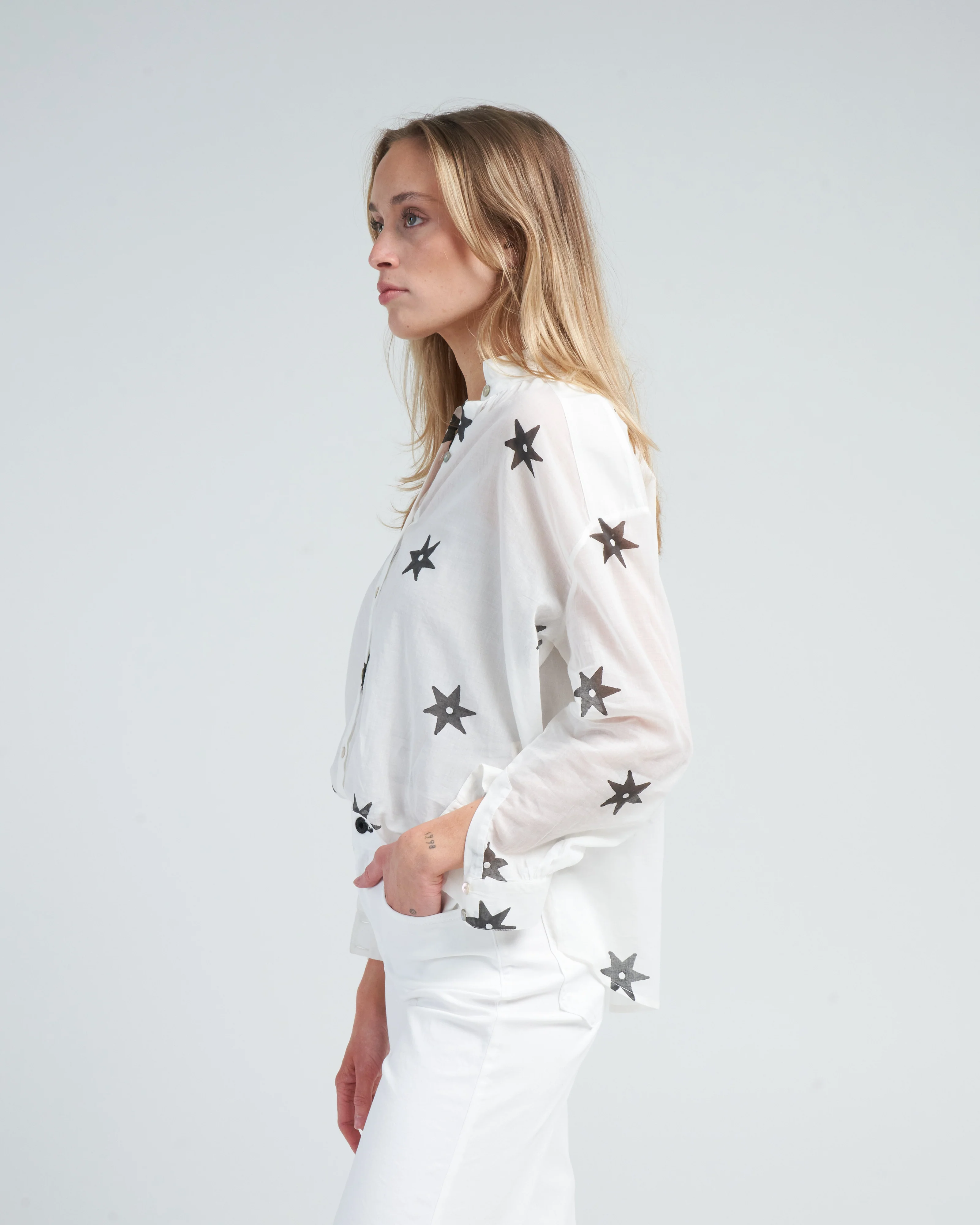 kiki stargazer shirt - white black star - Image 4