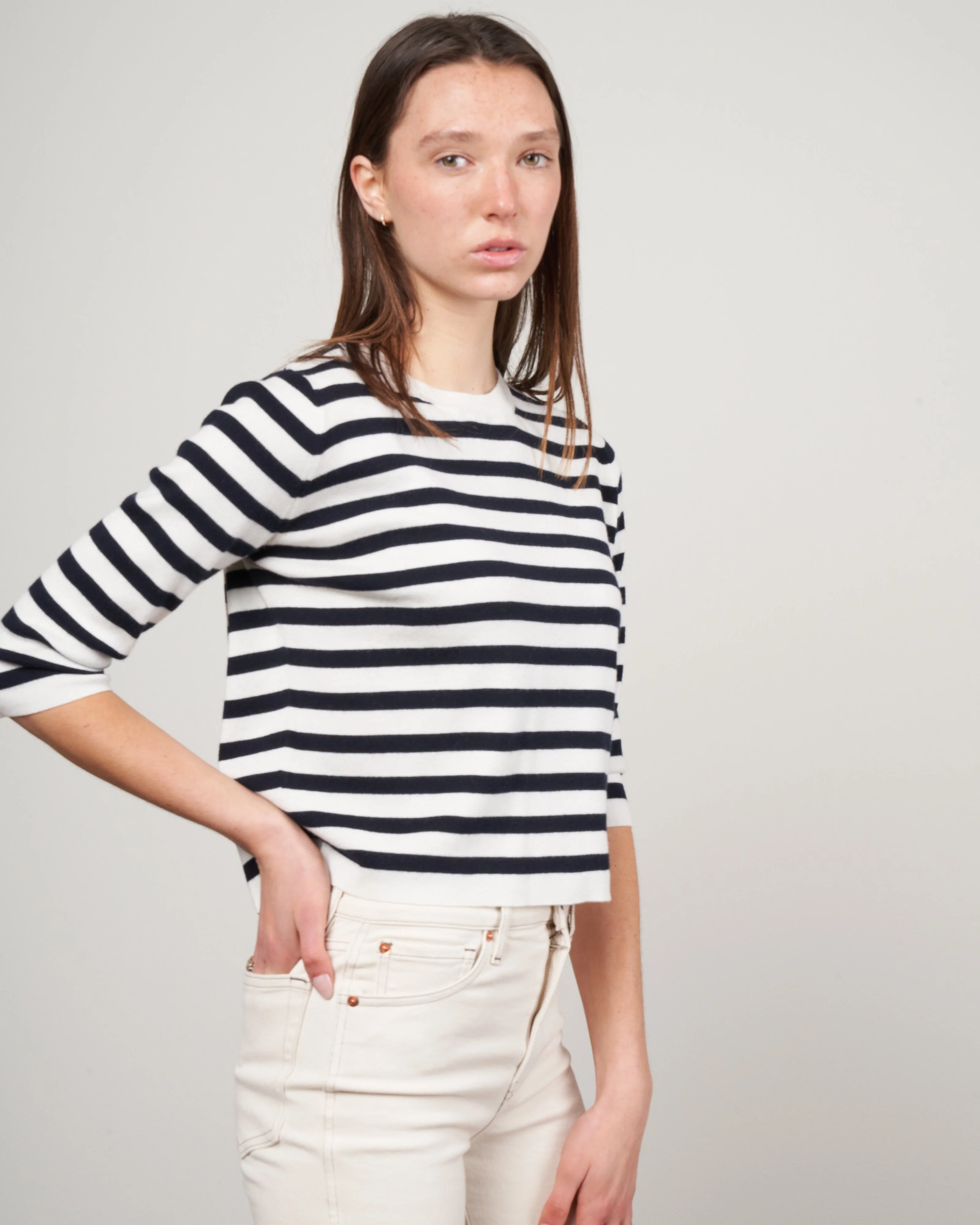 crewneck striped cashmere sweater 3/4 sleeve - navy / ecru - Image 3