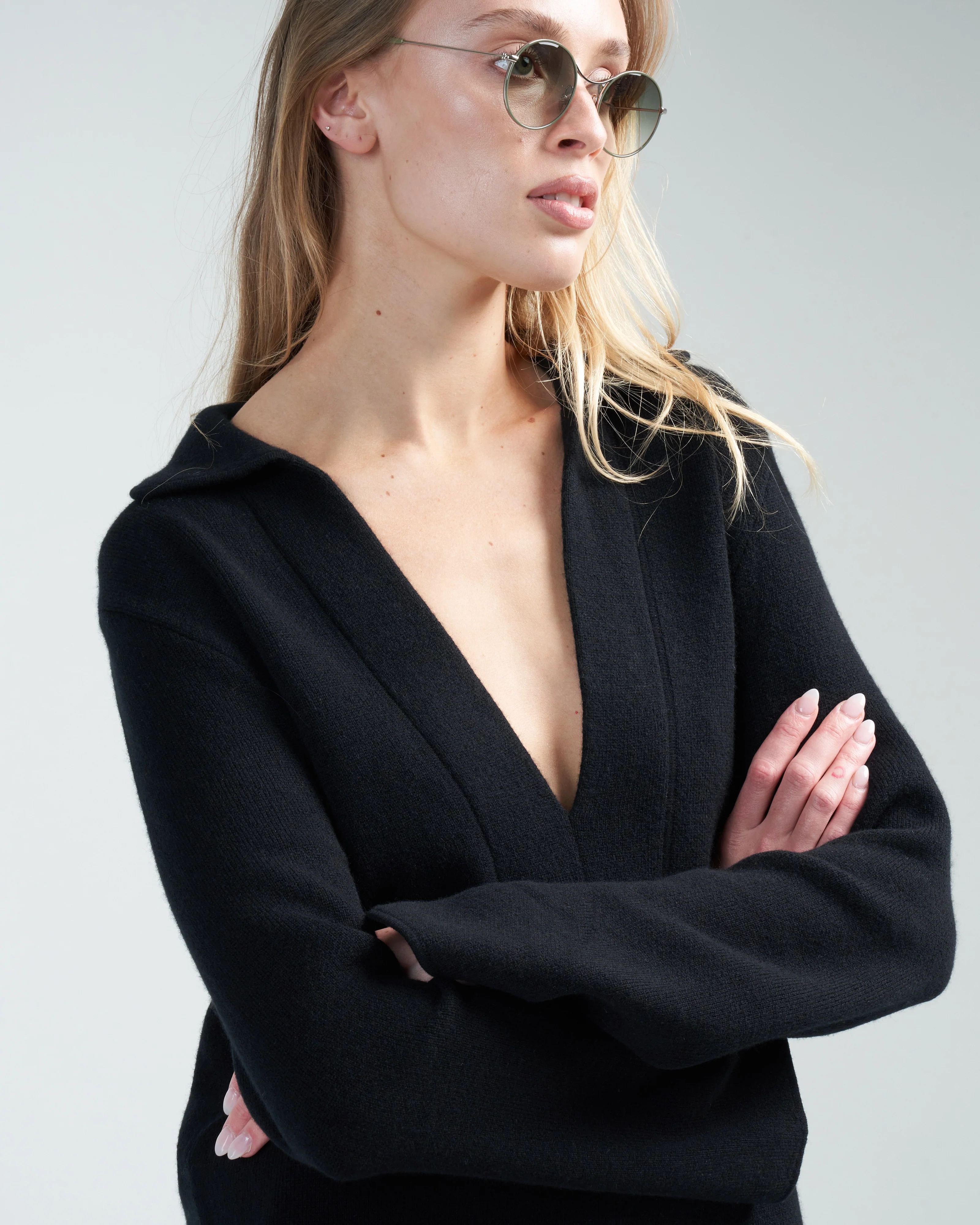 serafino deep-v polo sweater - Image 5