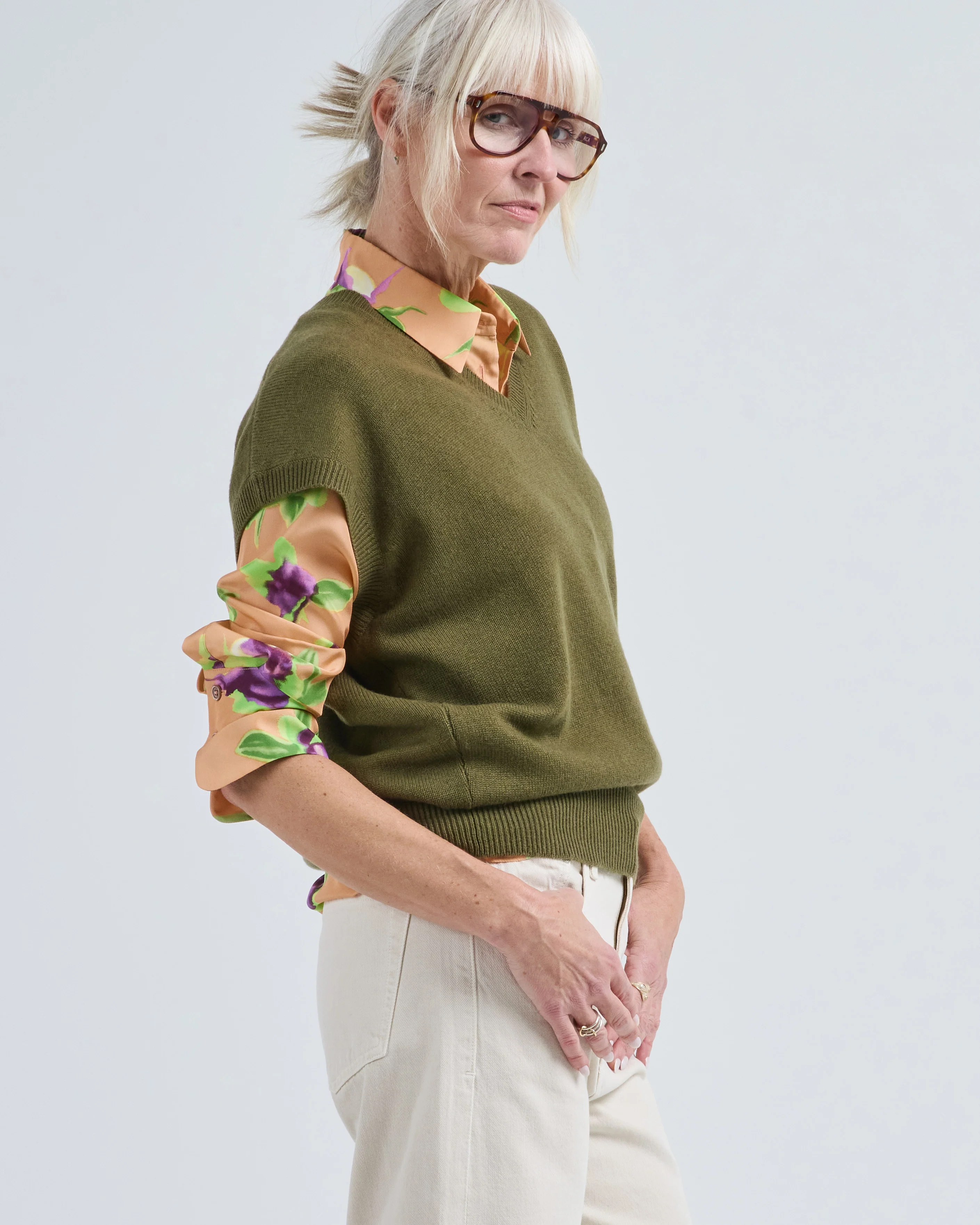 v sleeveless sweater - Image 3