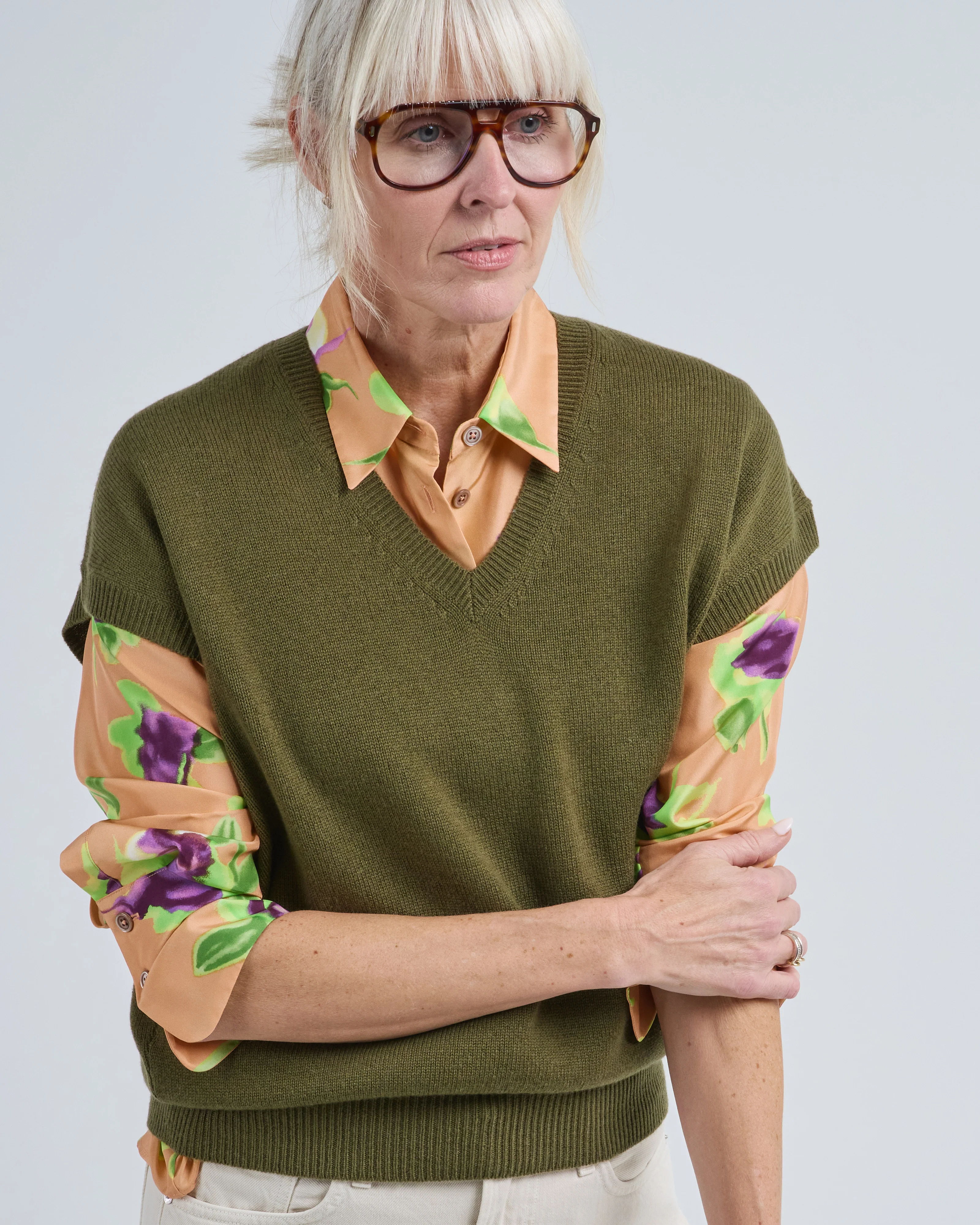 v sleeveless sweater - Image 5