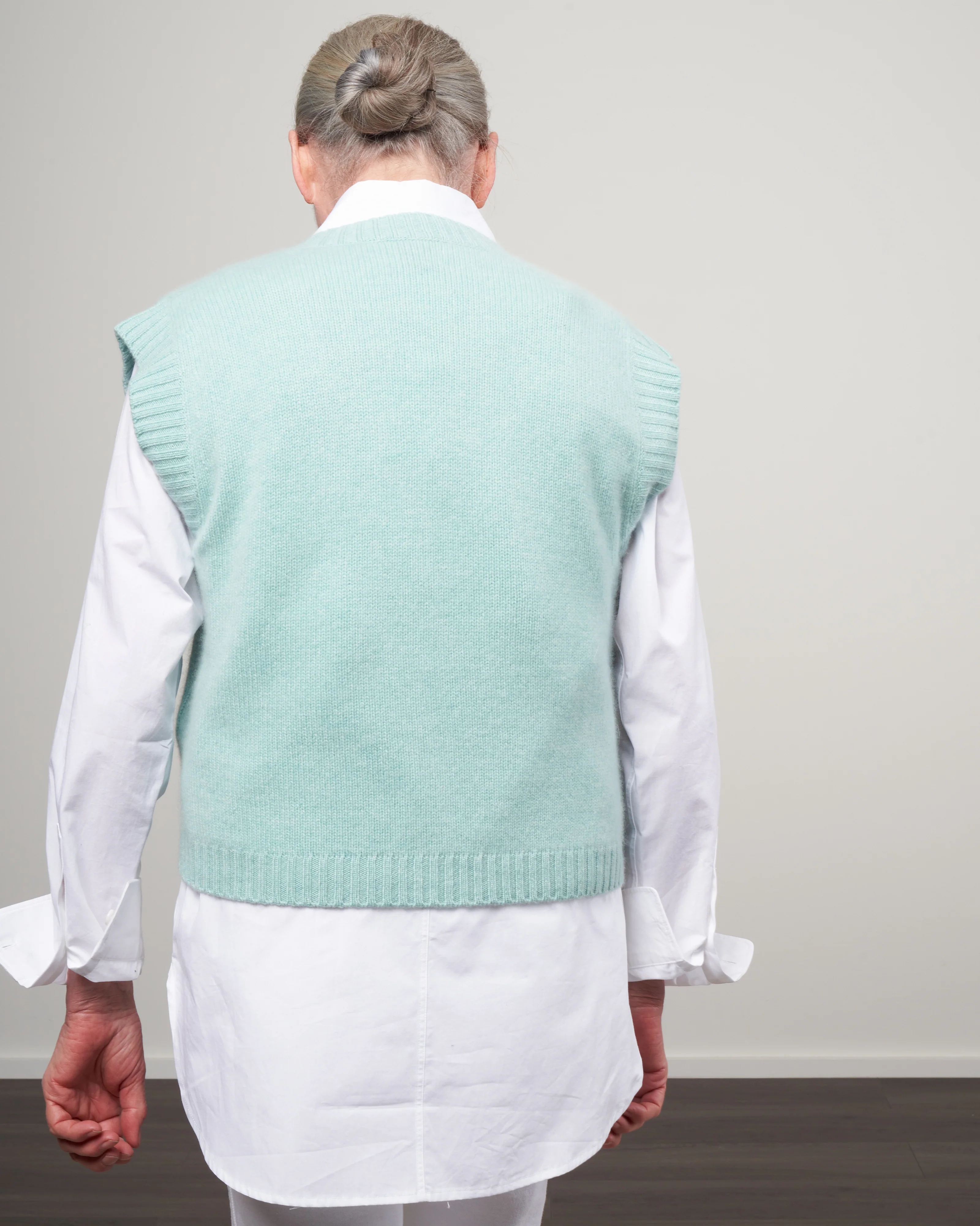 v-sweater - turquoise - Image 4