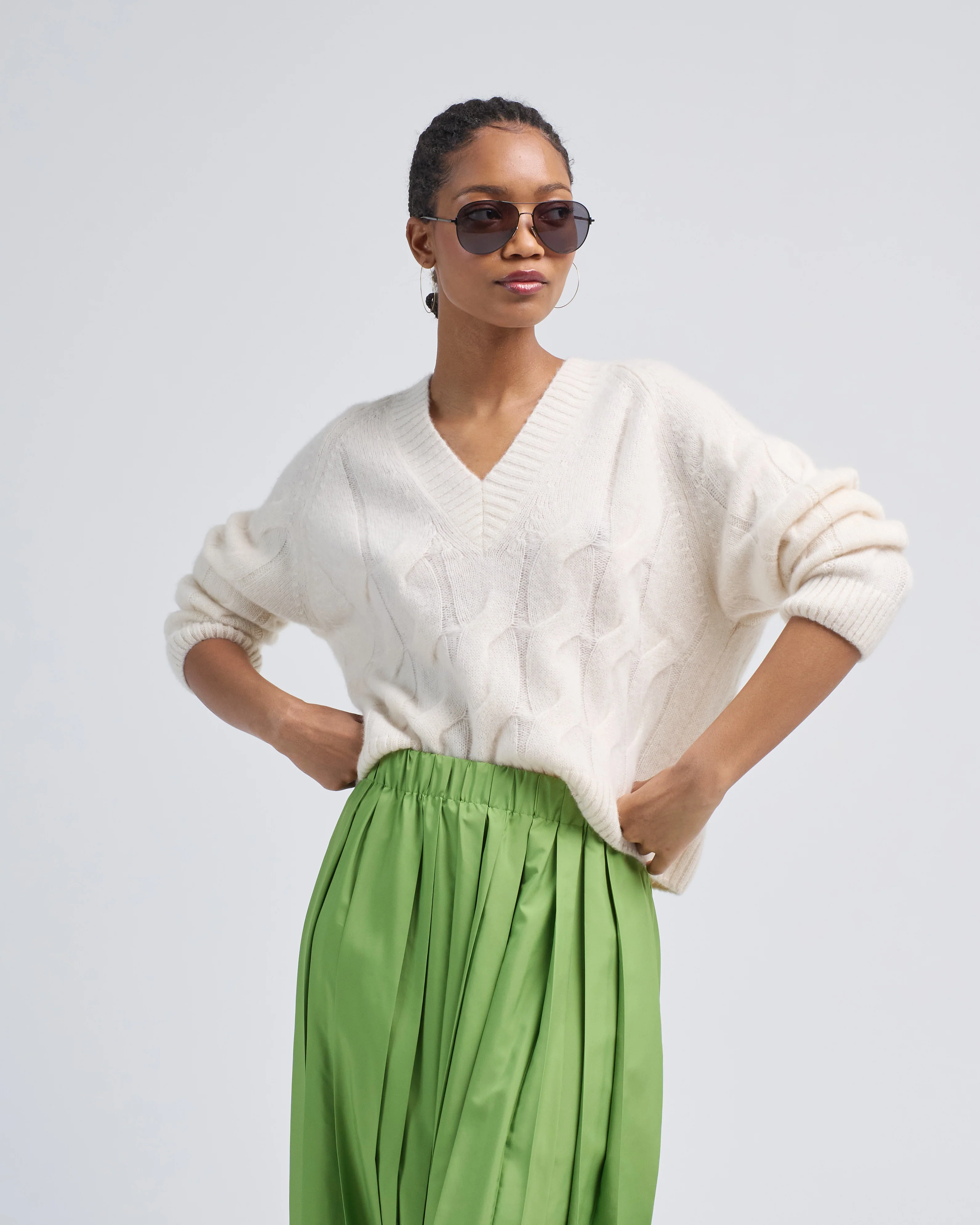 v sweater 1/1 - Image 3