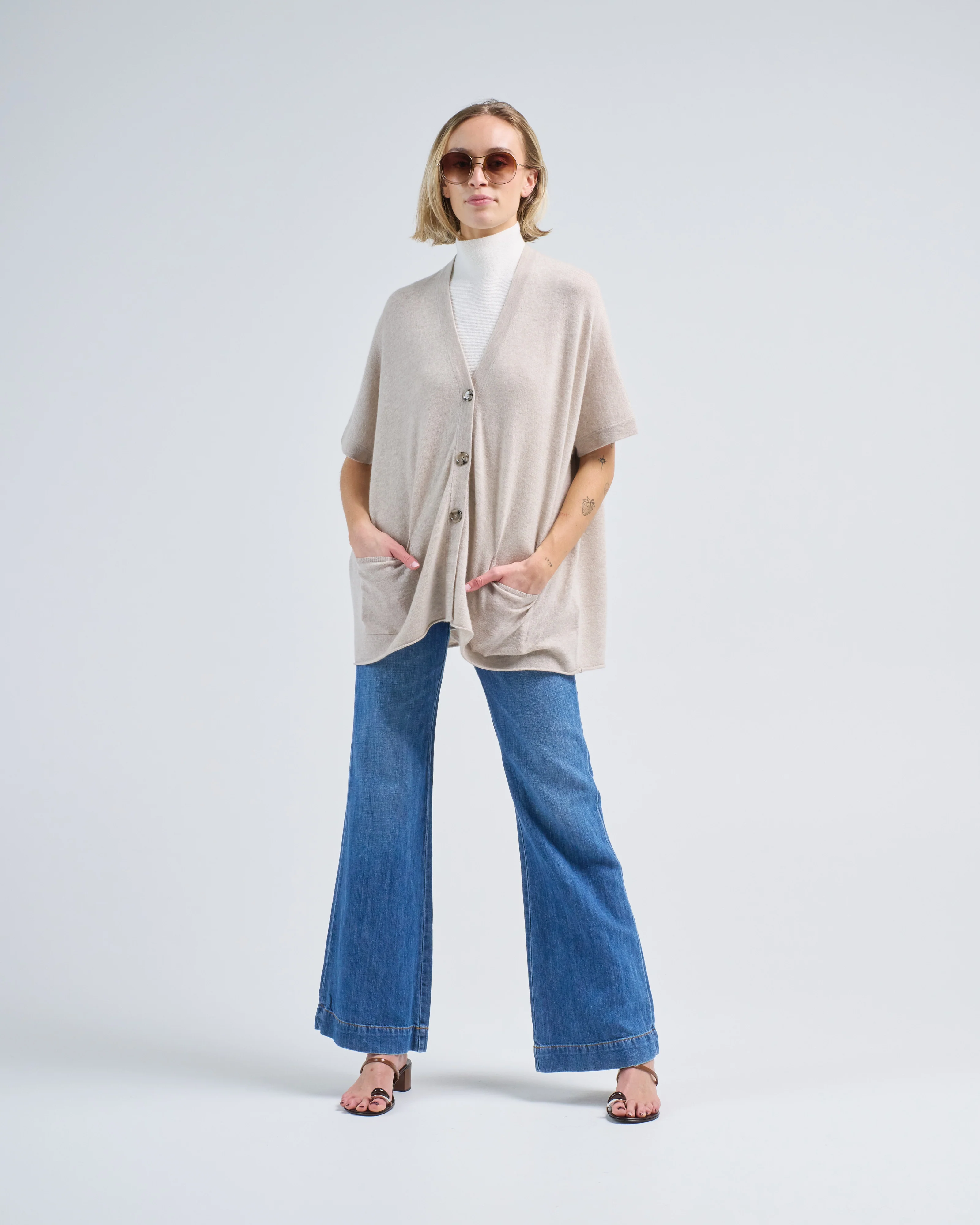 v vest 1/2 - Image 2