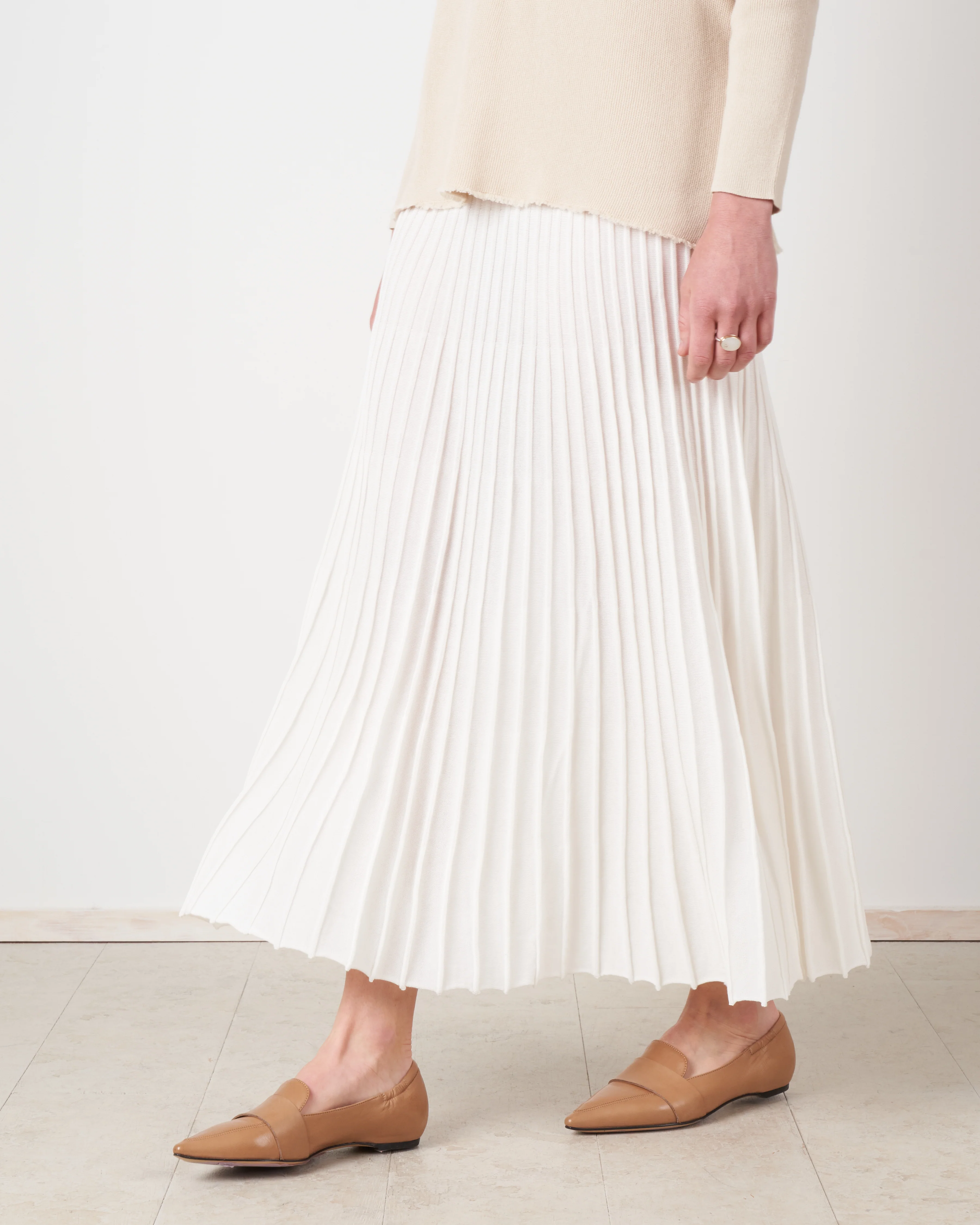 pleated skirt - latte - Image 2
