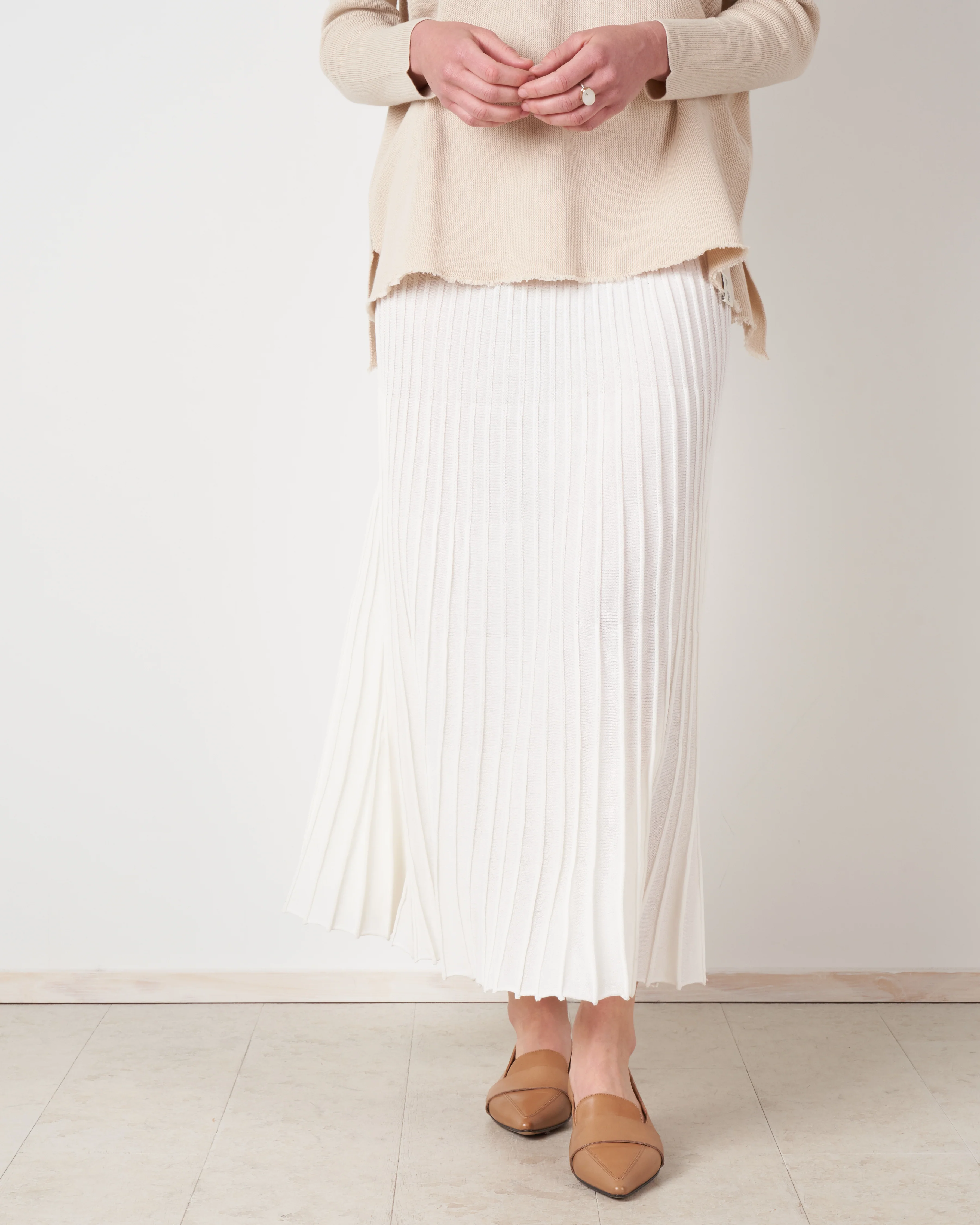 pleated skirt - latte - Image 3