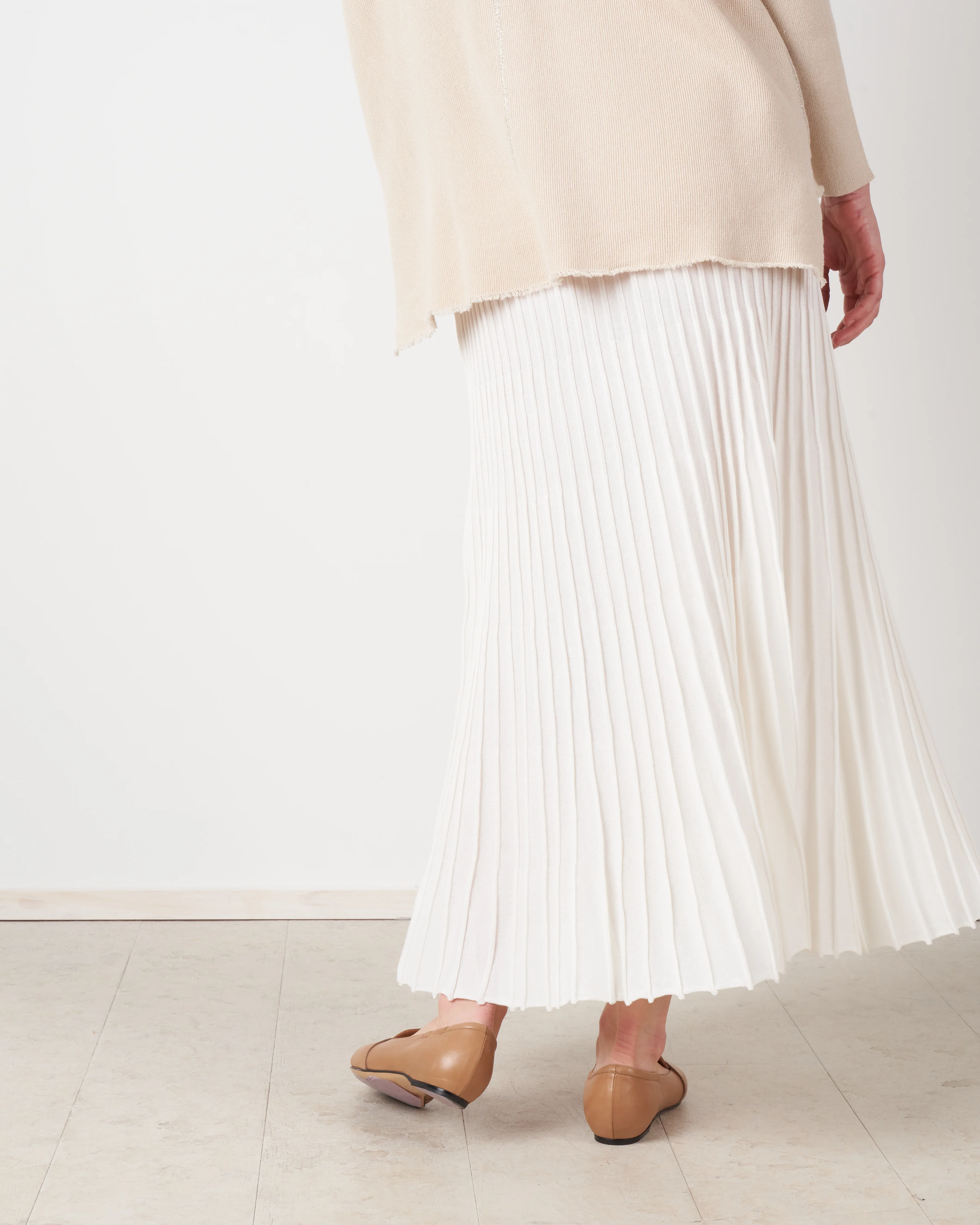 pleated skirt - latte - Image 4