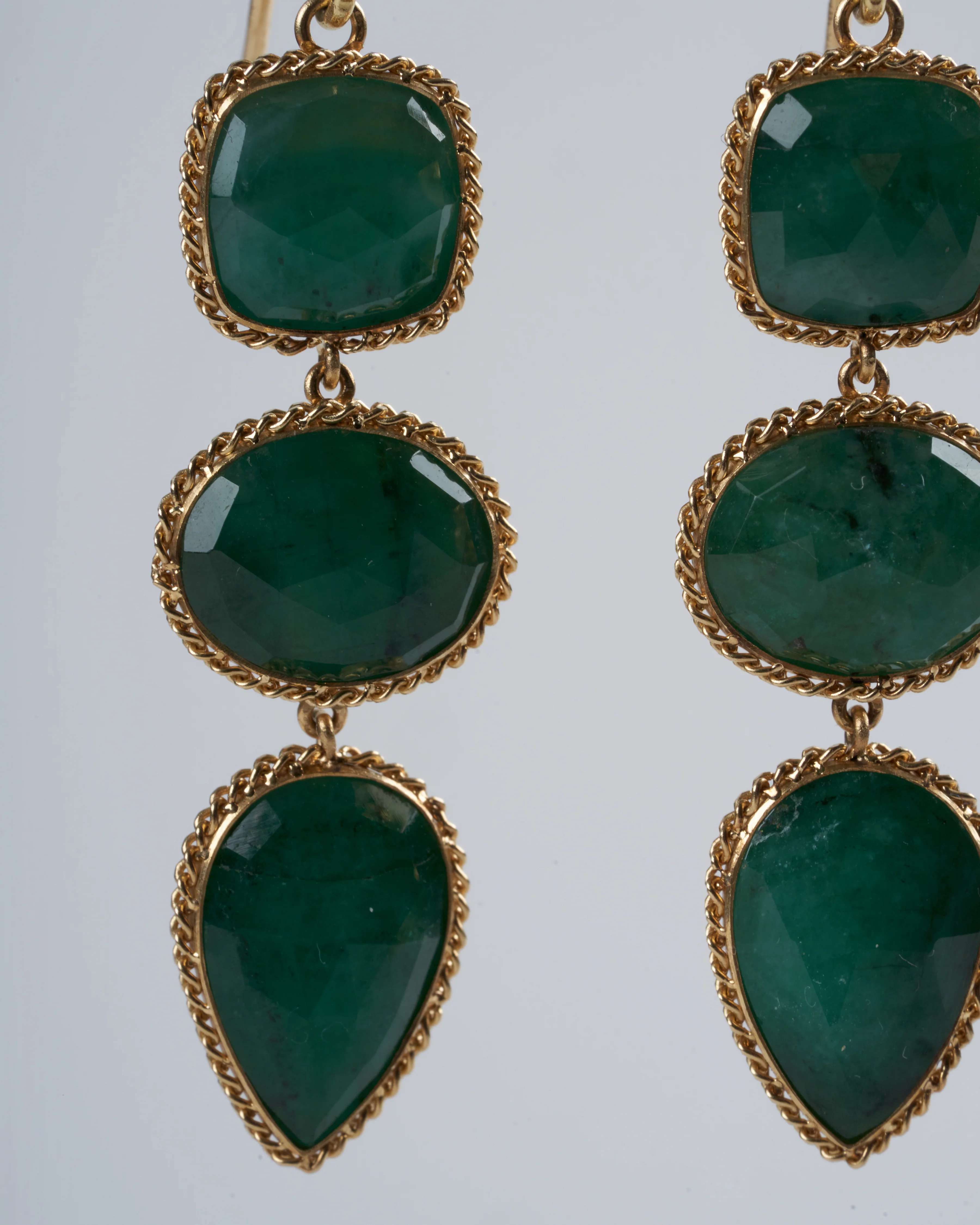 18k gold and emerald earrings - Image 2