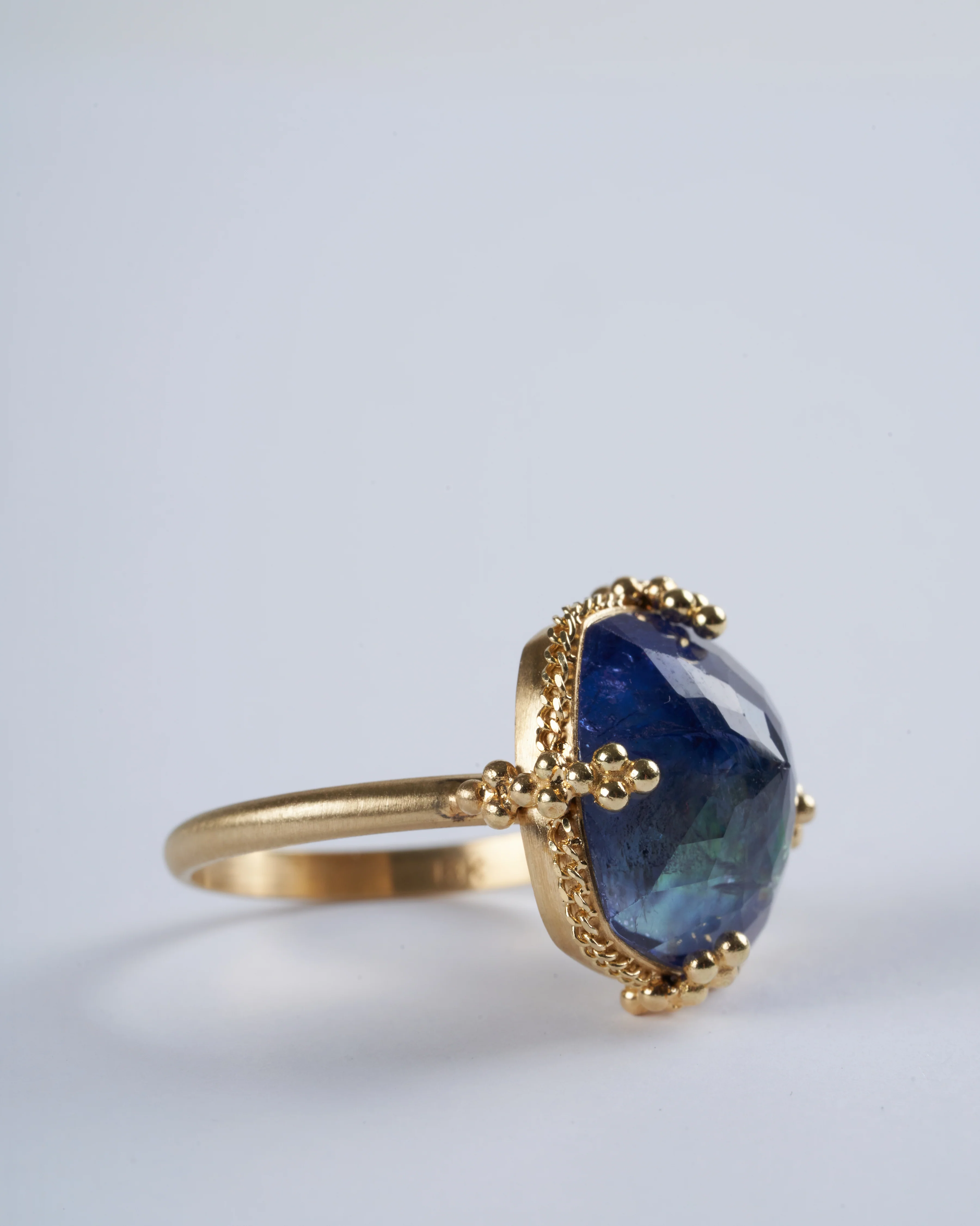 18k gold ring with tanzanite - Image 3