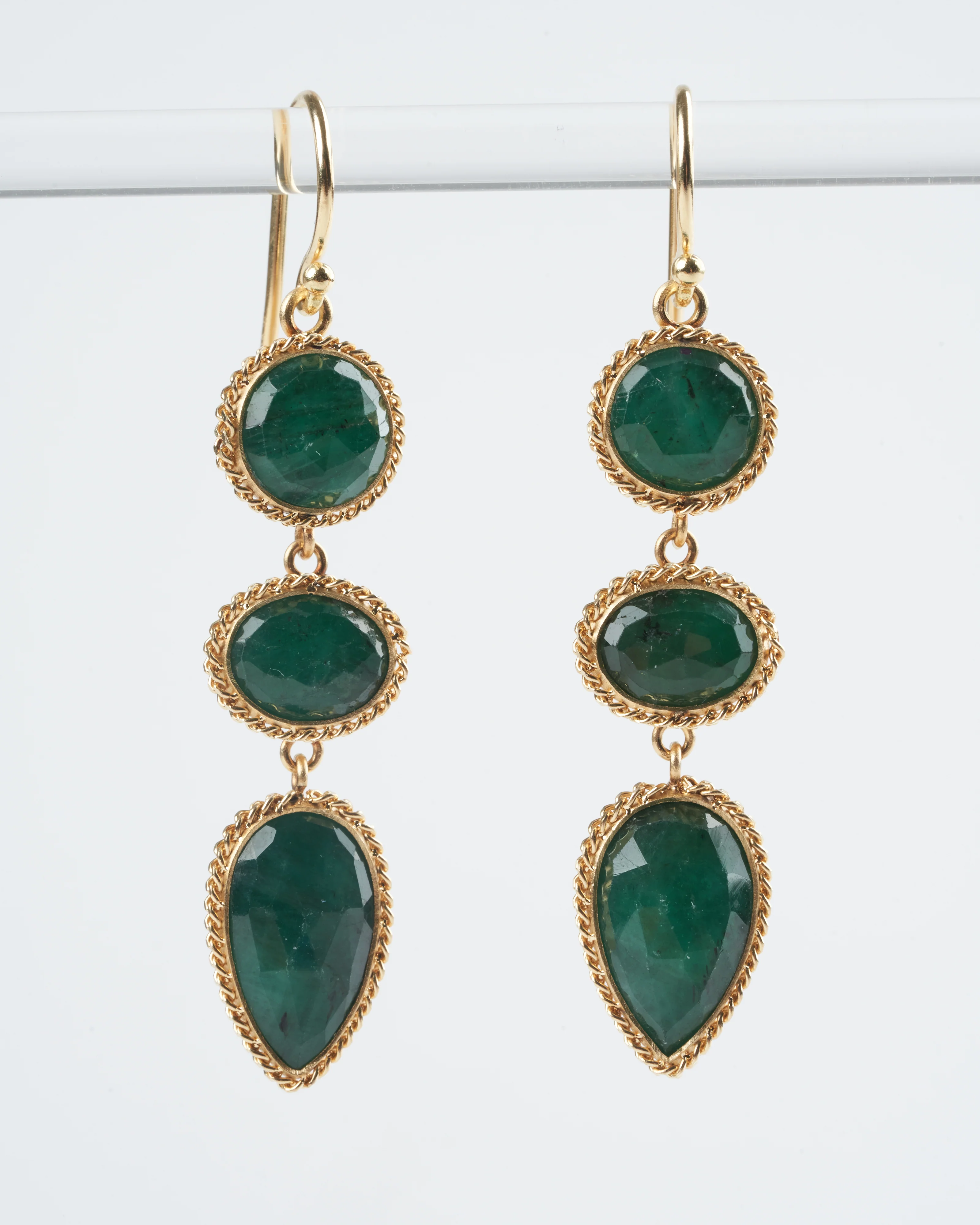 emerald drop earrings - green/ gold - Image 2