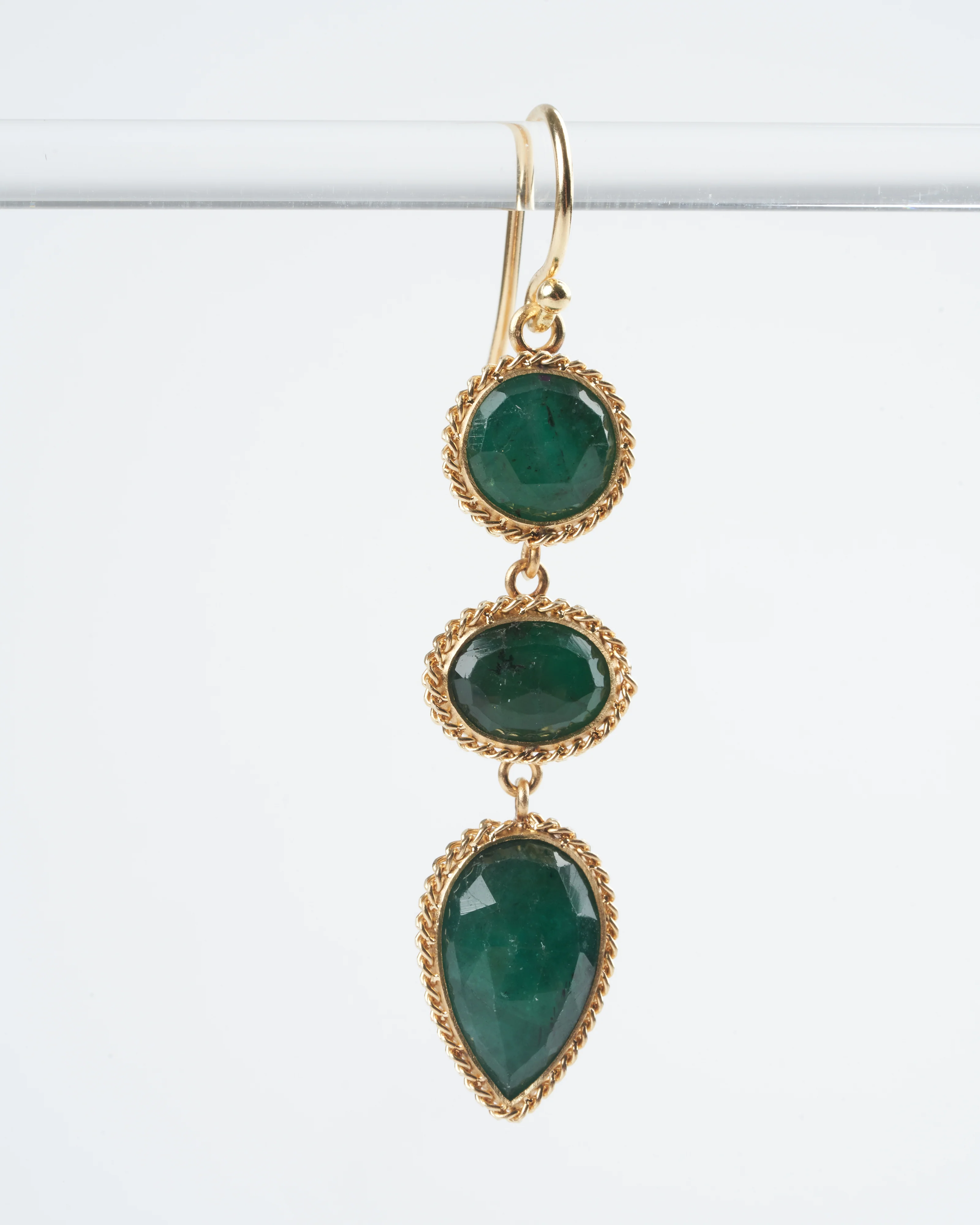emerald drop earrings - green/ gold - Image 3