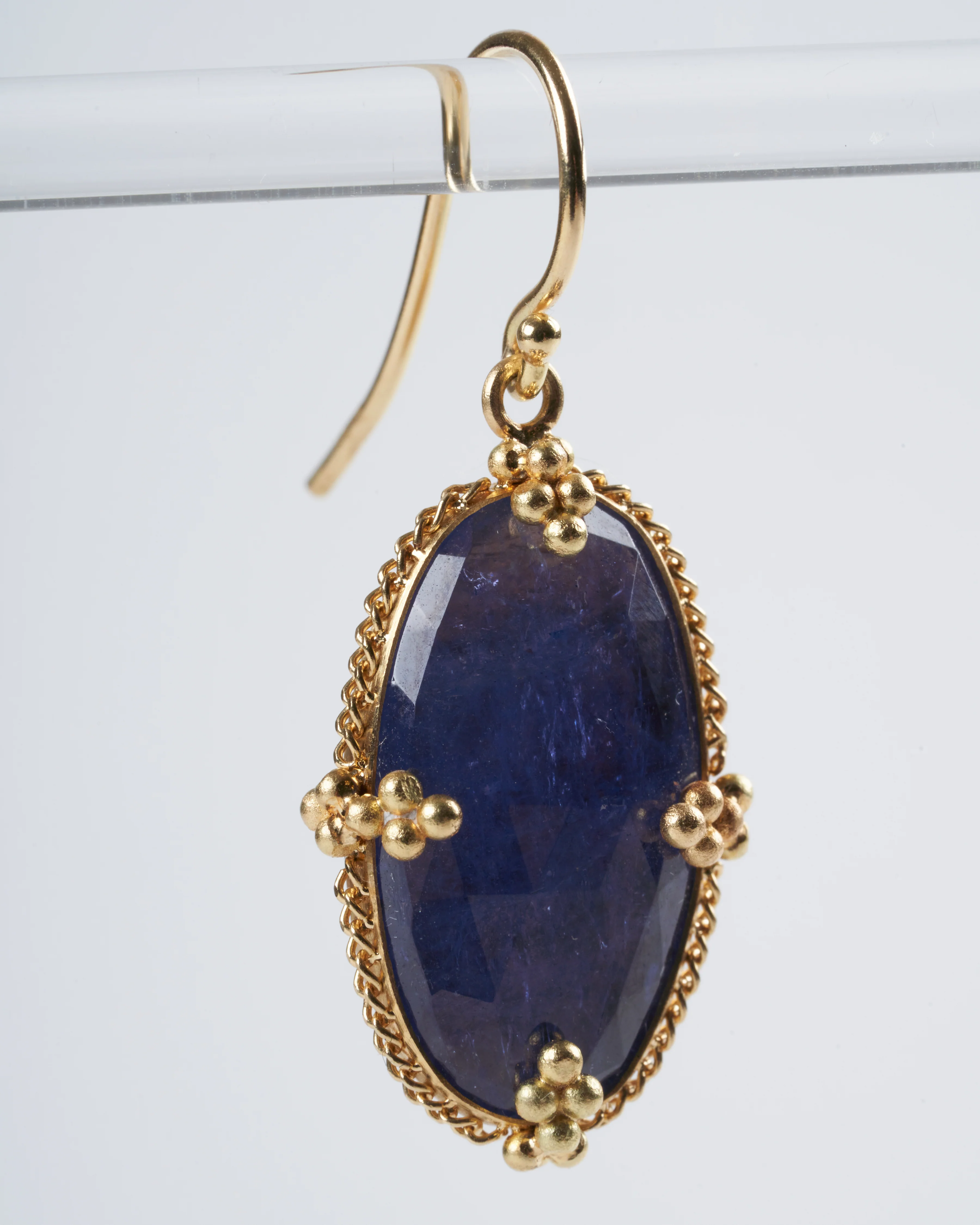 tanzanite and 18k gold earrings - Image 4