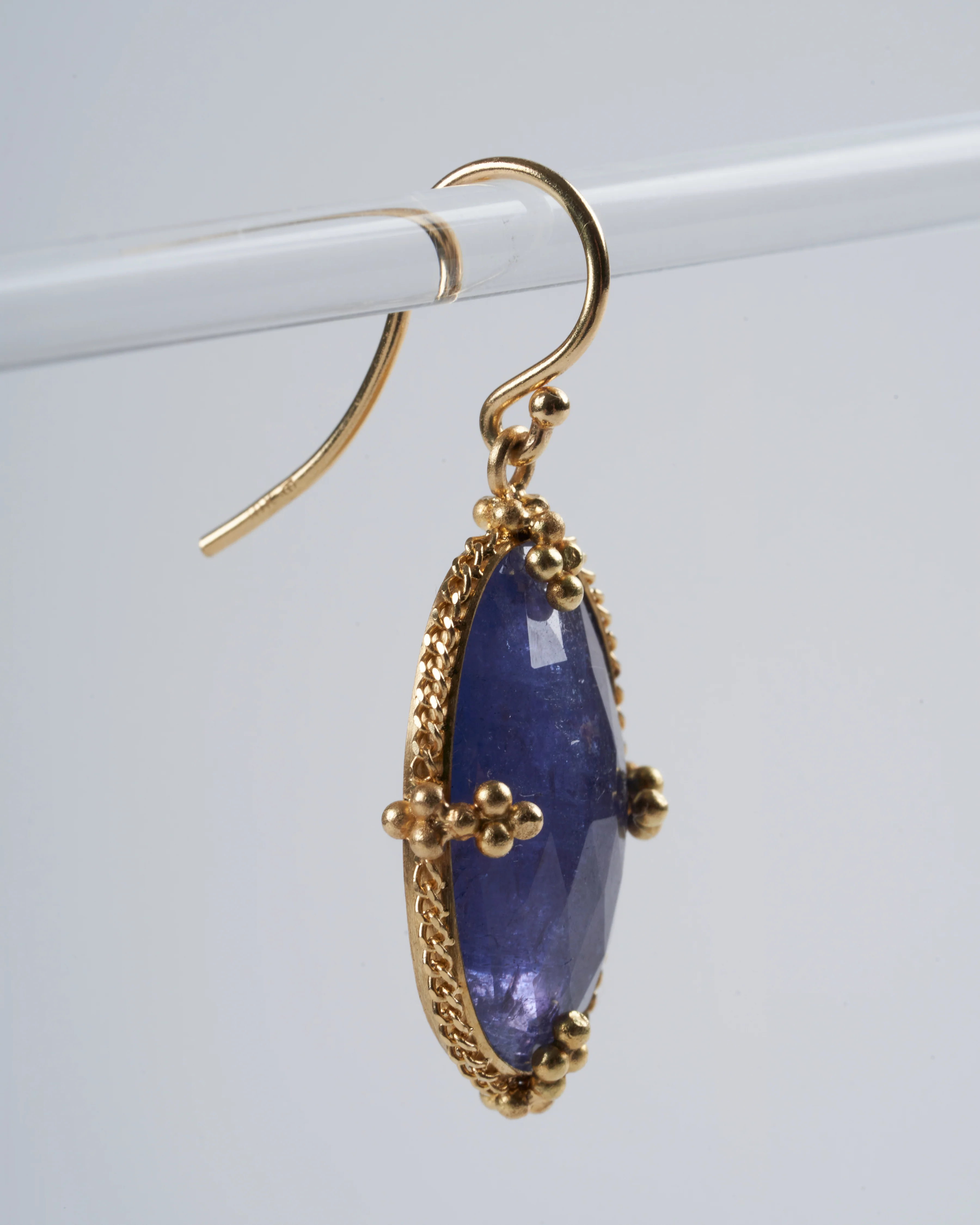tanzanite and 18k gold earrings - Image 5