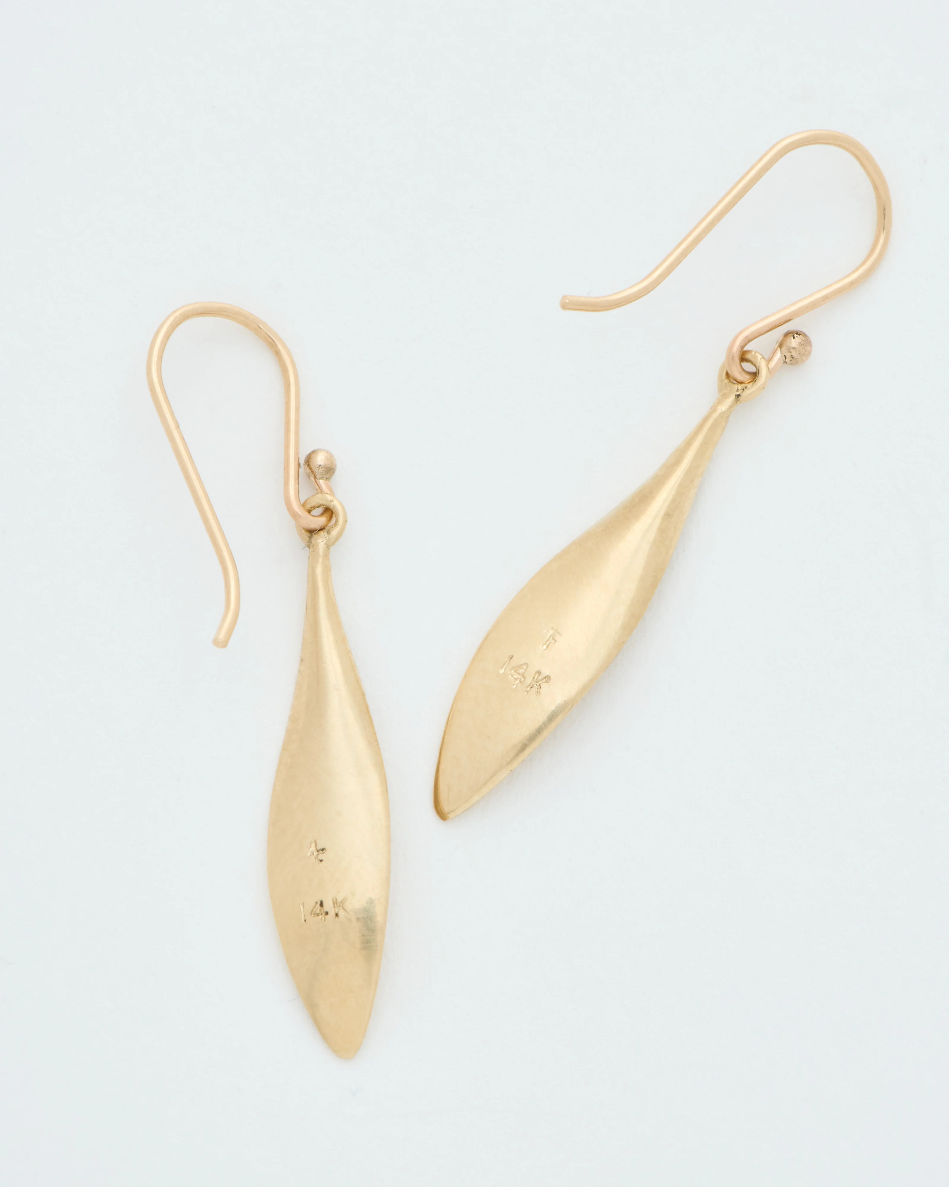 gold daisy petal earrings - Image 3