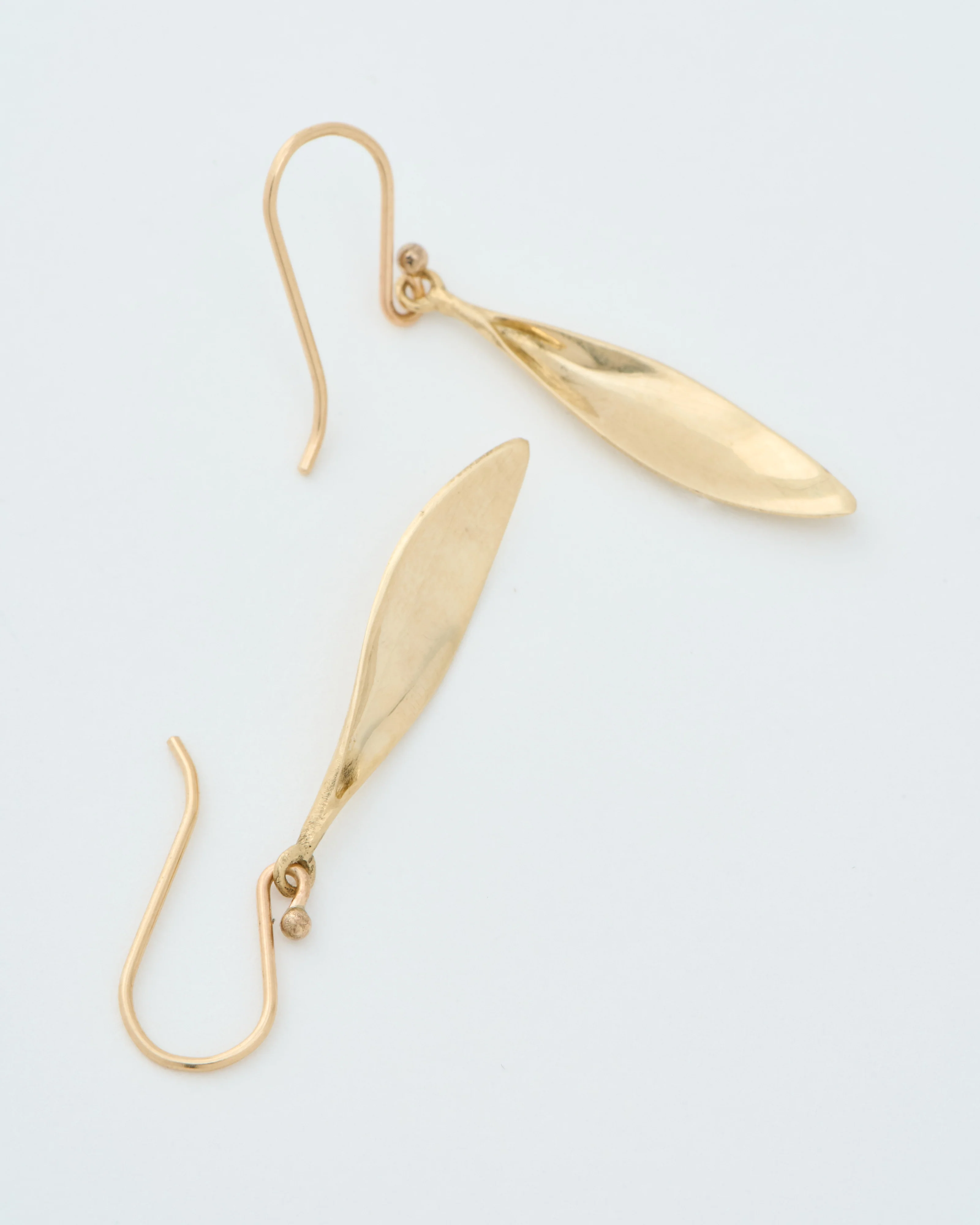 gold daisy petal earrings - Image 5