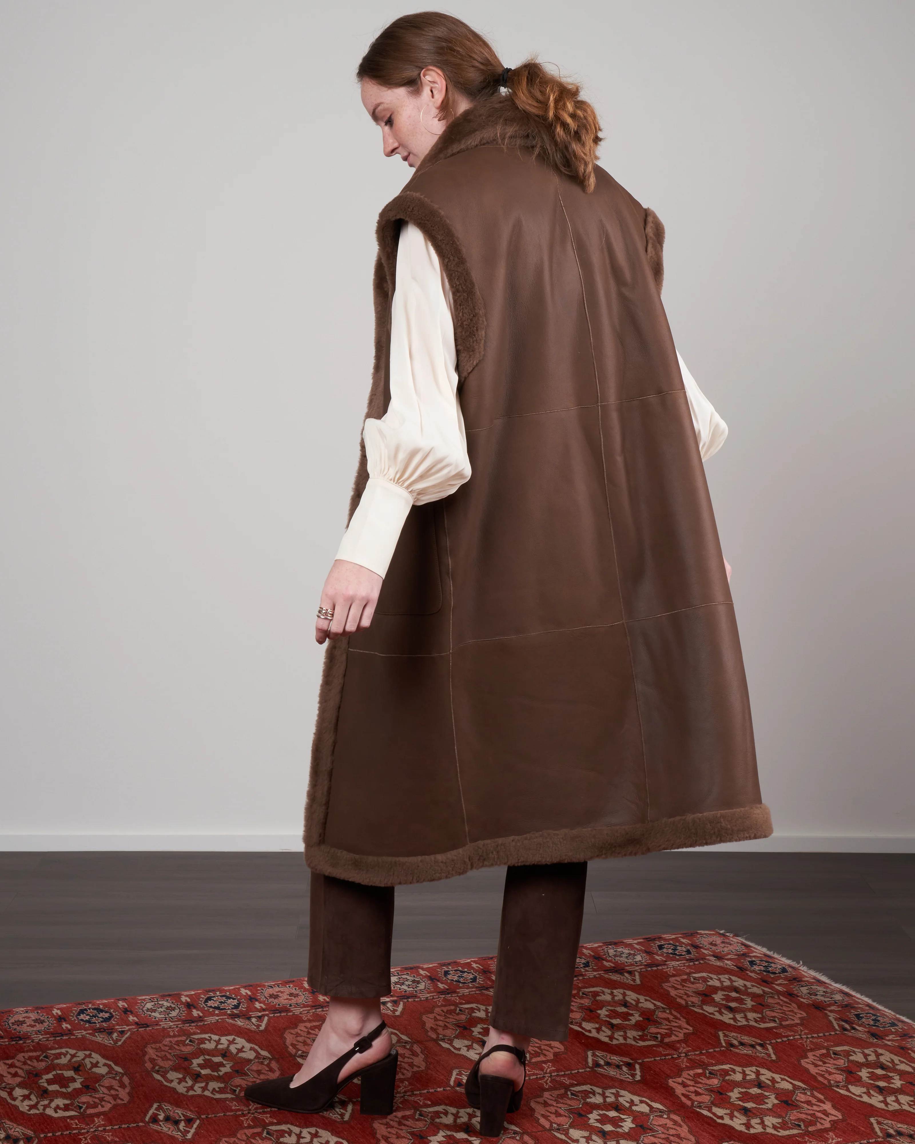 loulou shearling gilet - otter - Image 4