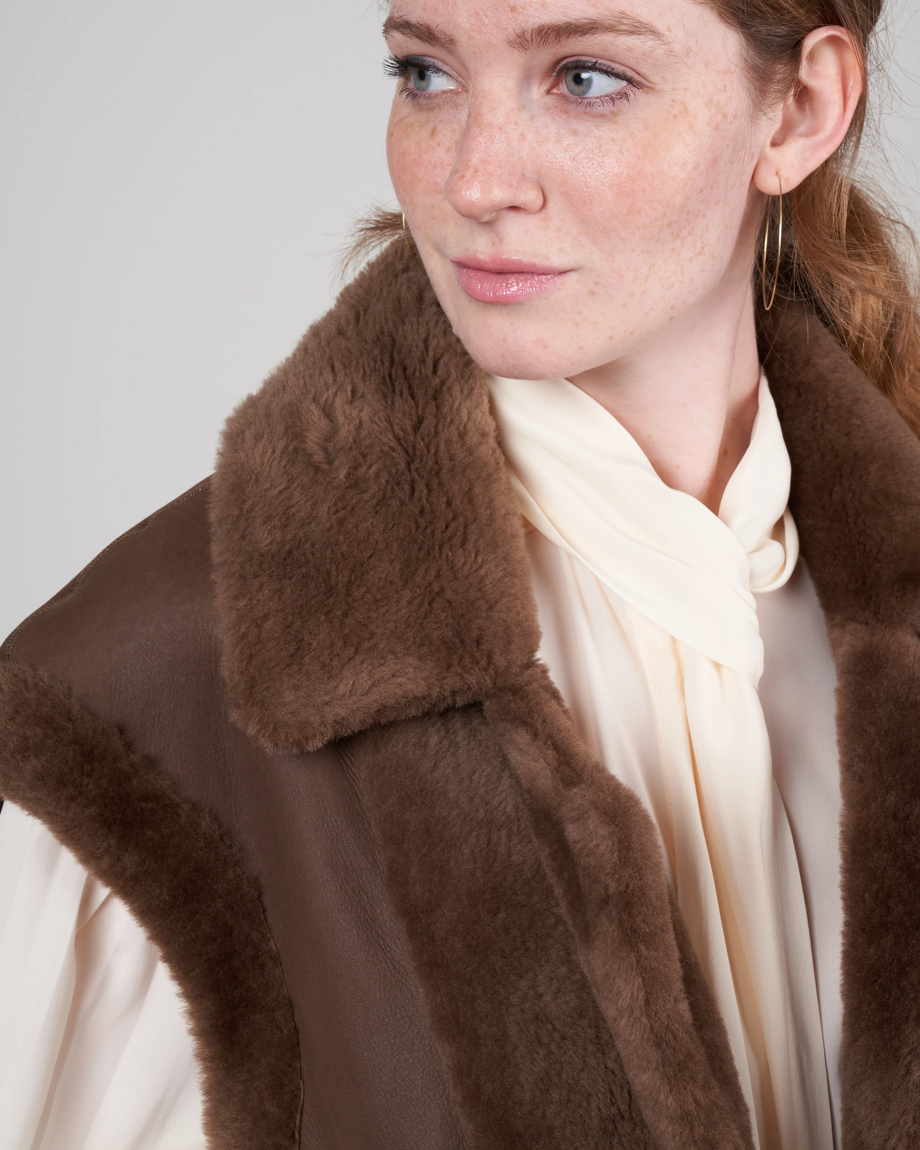 loulou shearling gilet - otter - Image 5