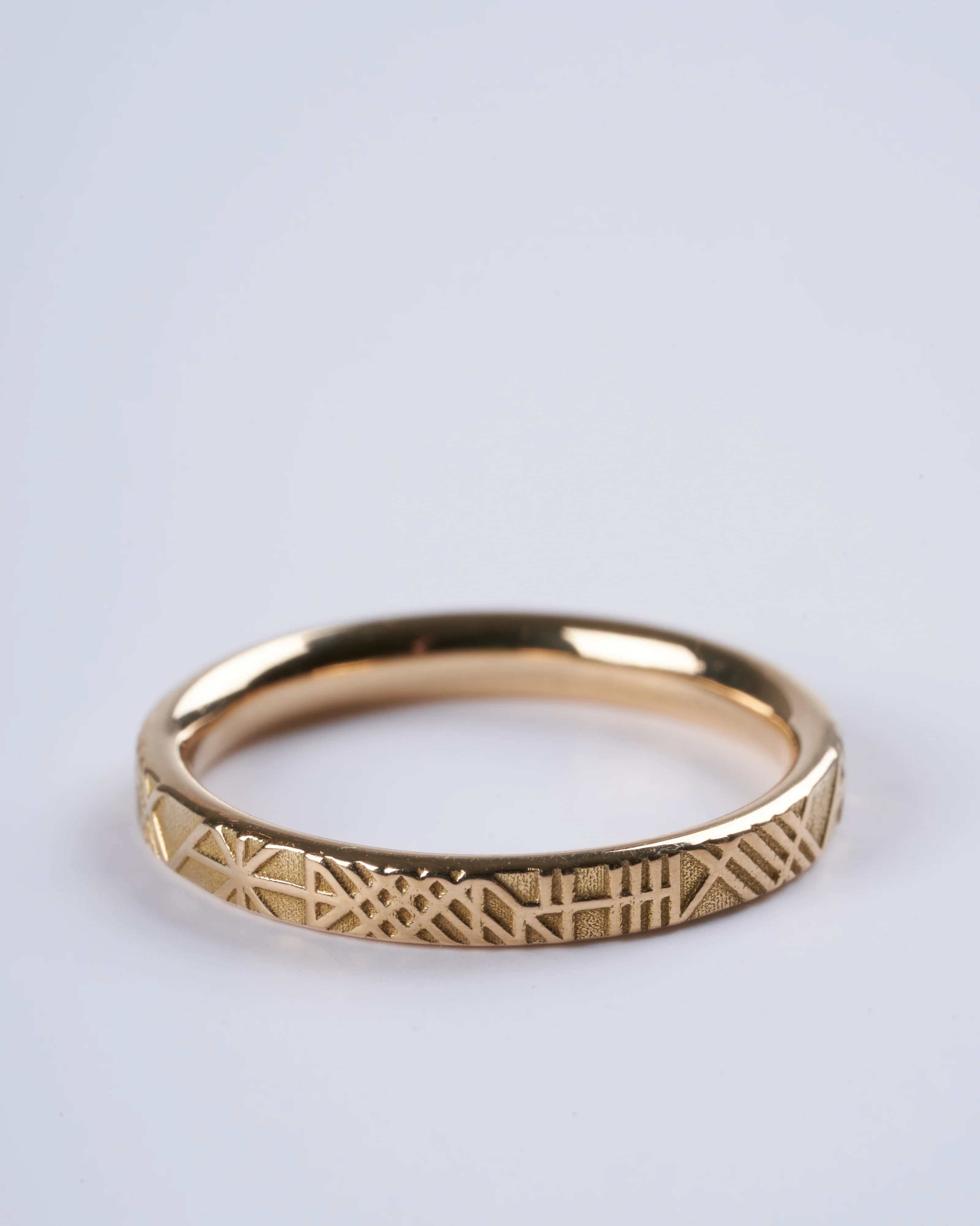 unique geometri - gold - Image 3