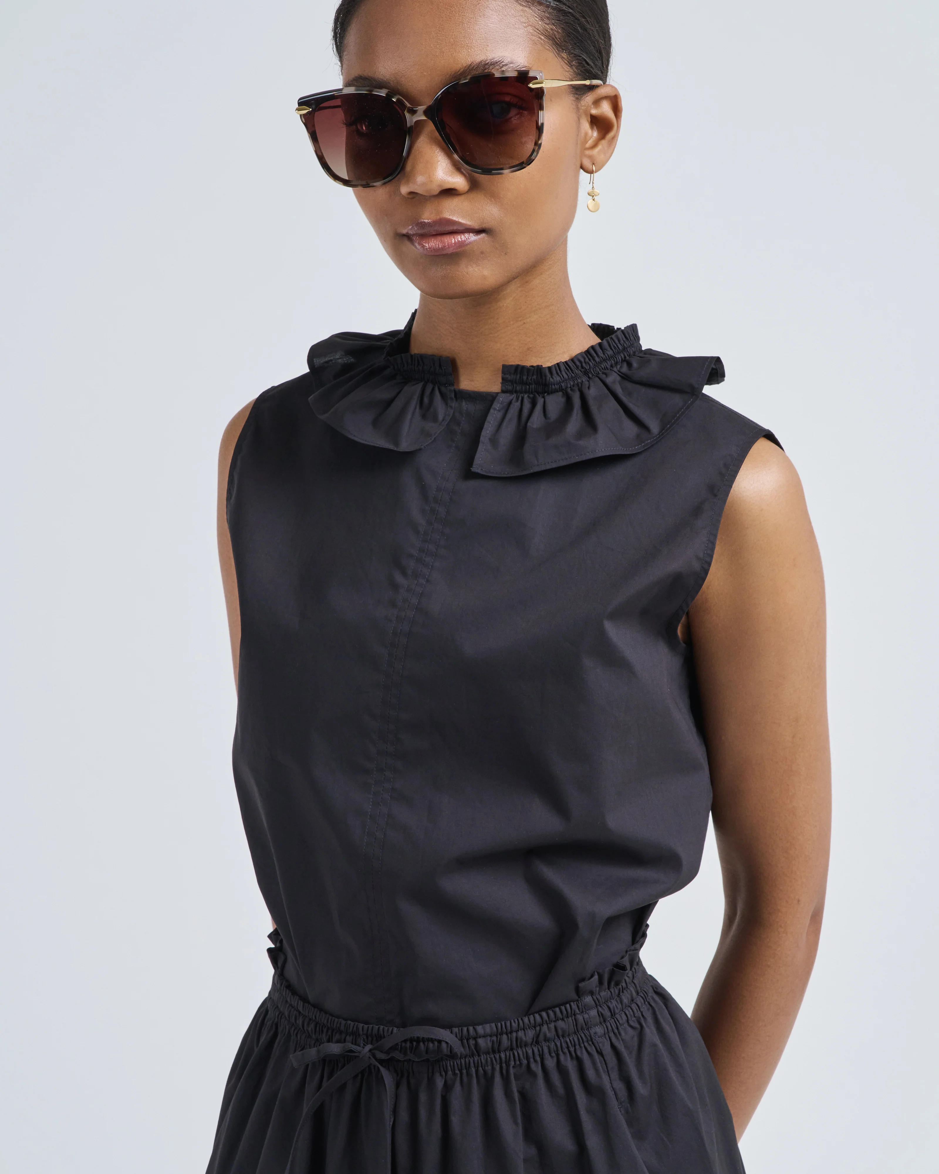 echo 1 sleeveless shirt - Image 2