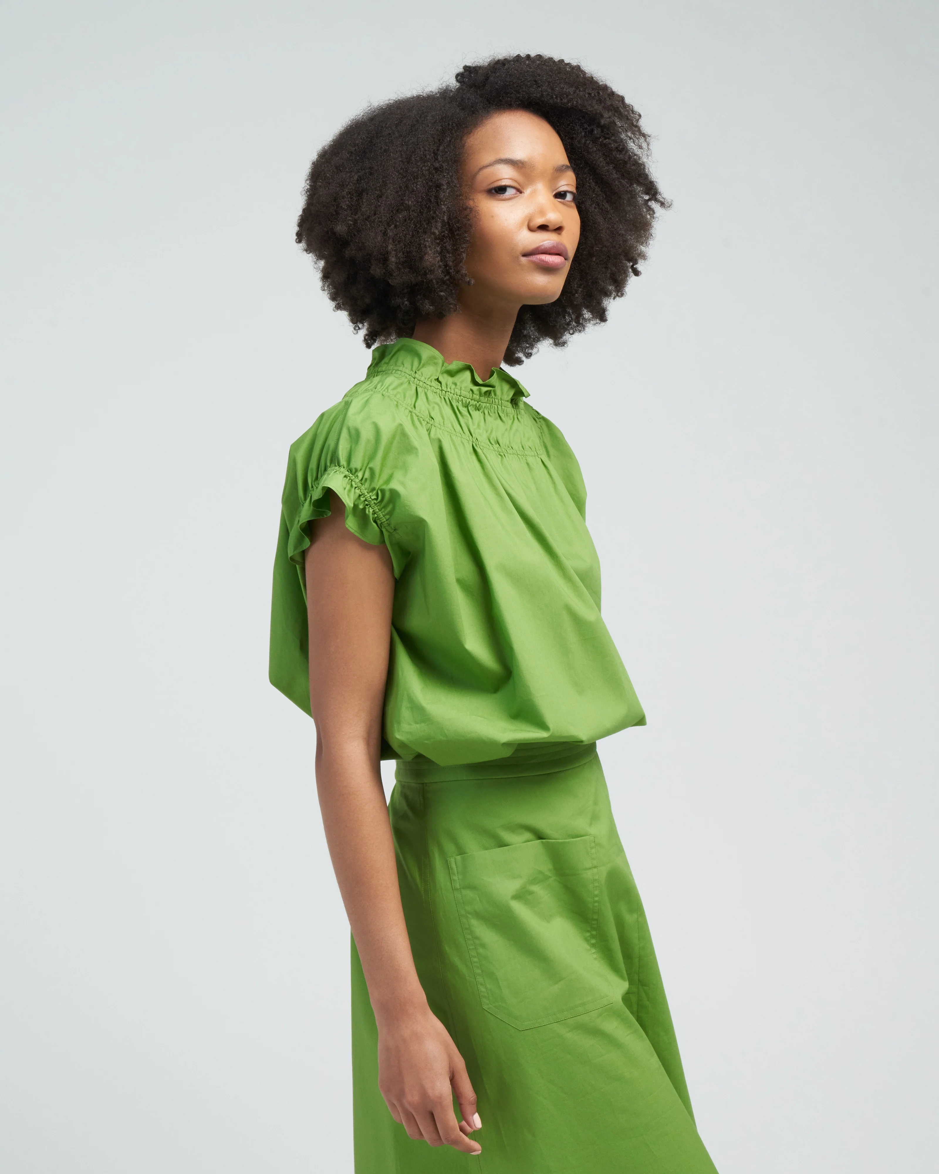 memoir 1 ruched cap sleeve - praire green - Image 3