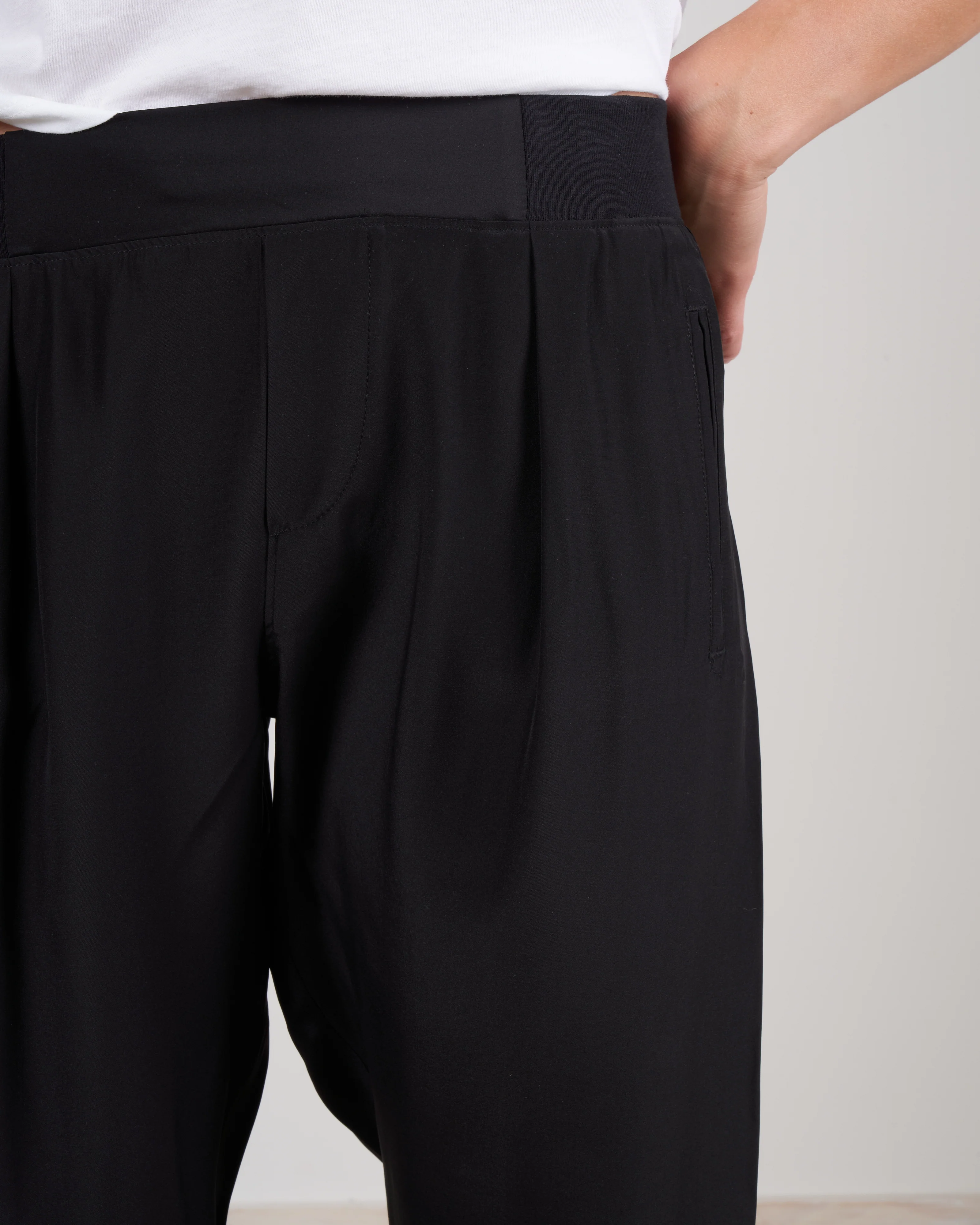 woven pull on pant - black - Image 5