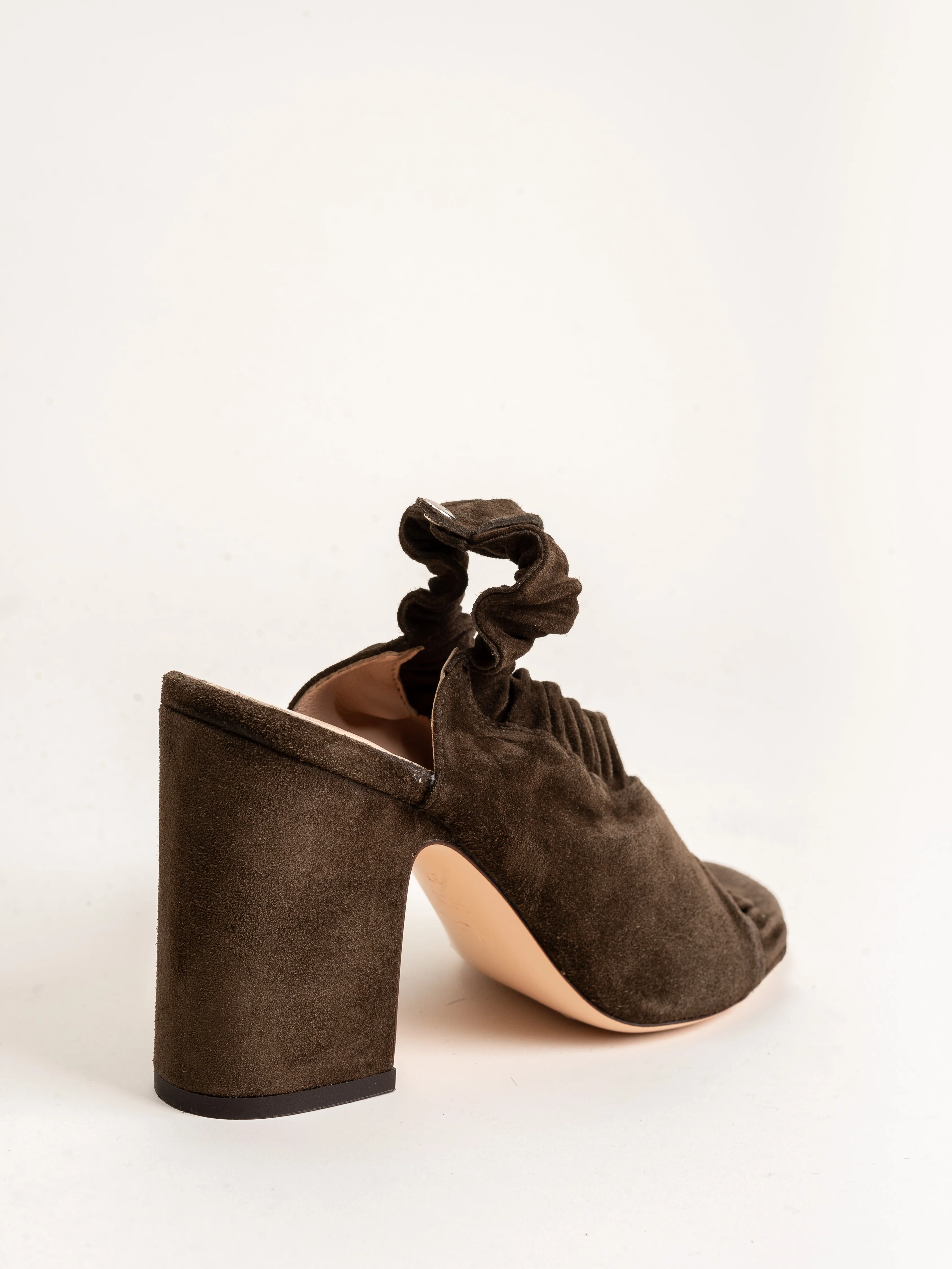 suede heel with elastic - Image 3