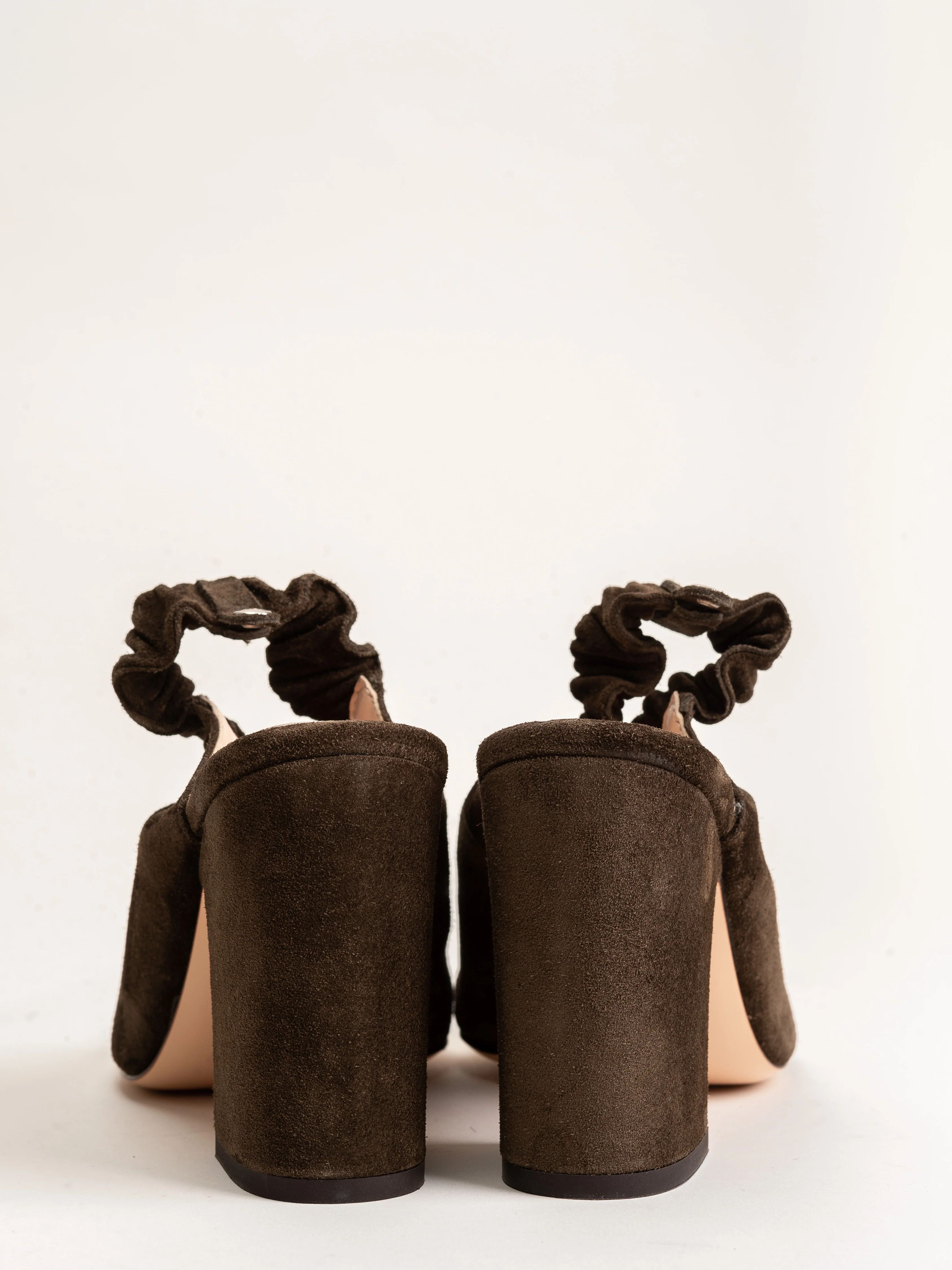 suede heel with elastic - Image 5