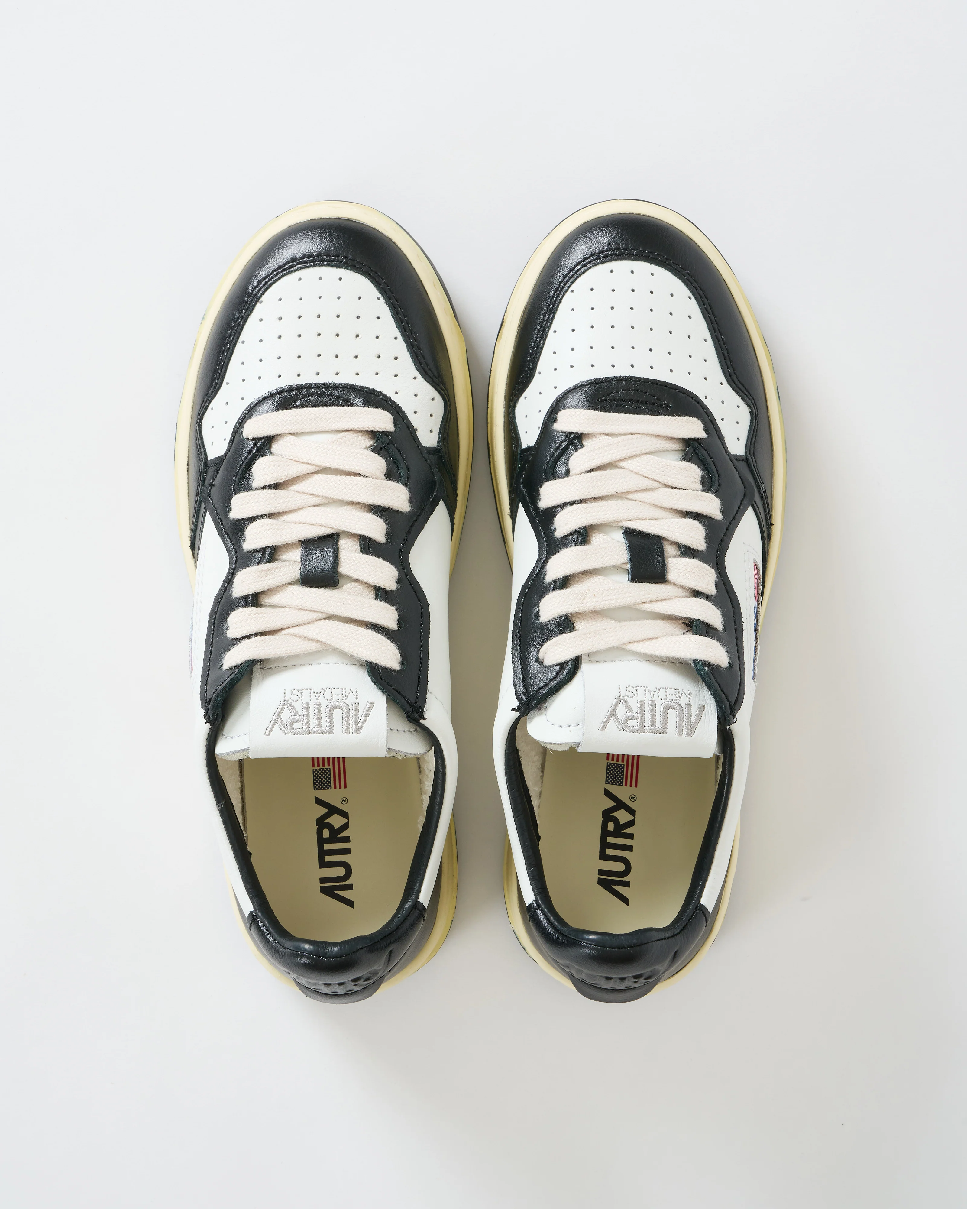 medalist low sneaker - Image 3