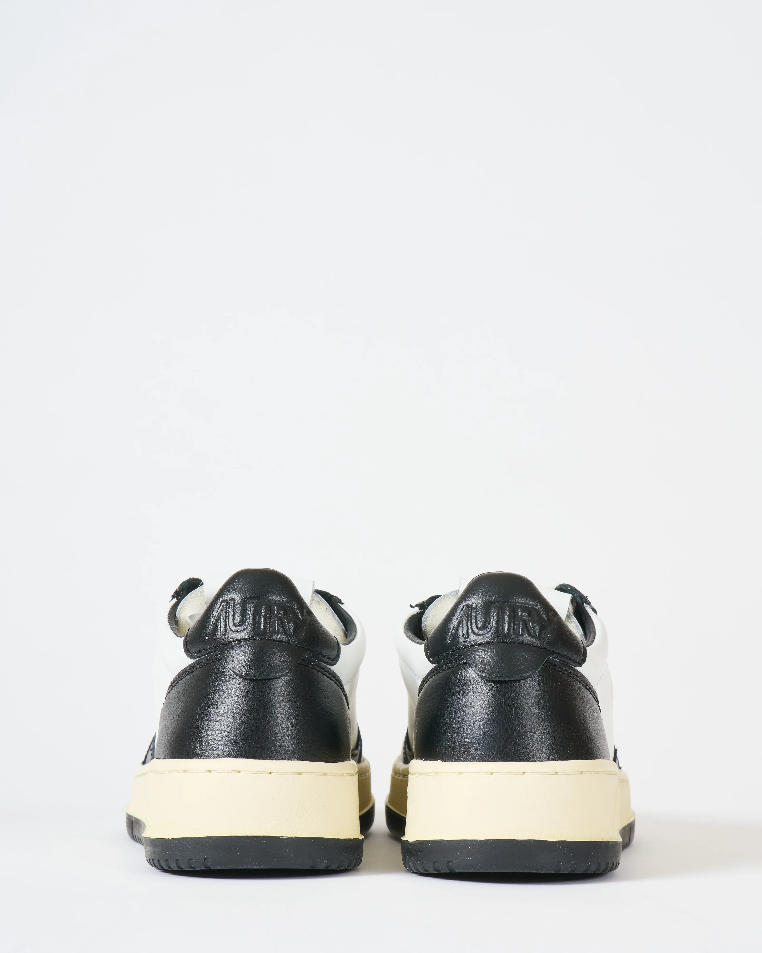 medalist low sneaker - Image 4