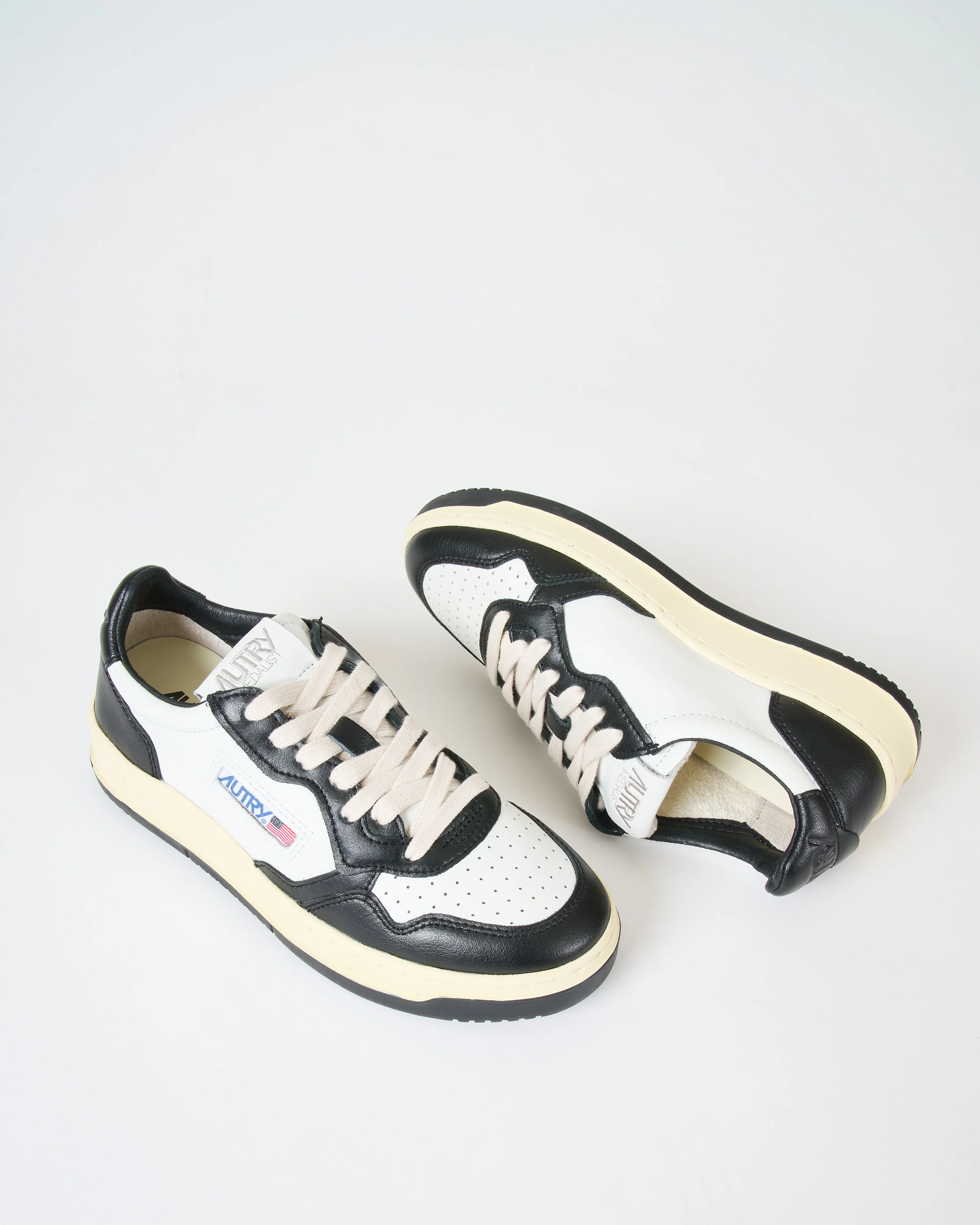 medalist low sneaker - Image 5